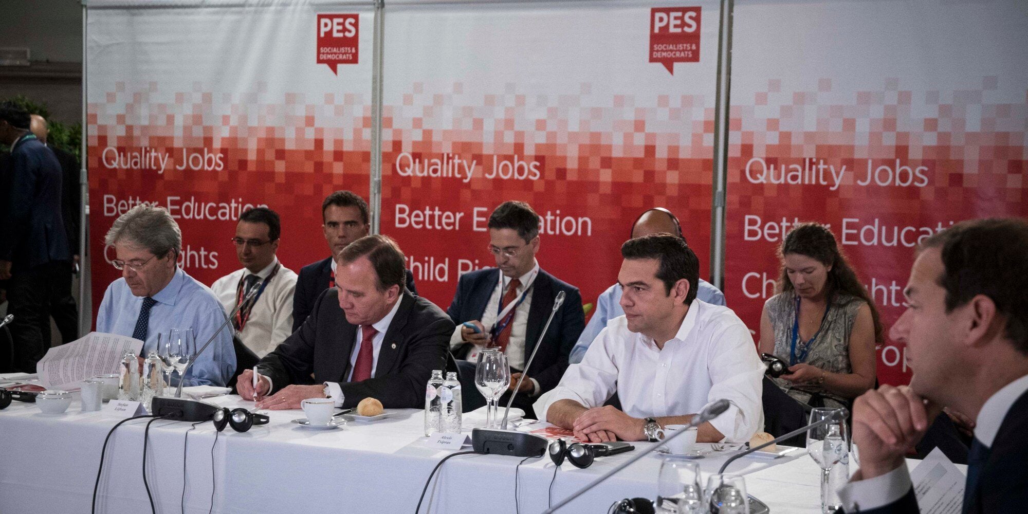 Τσίπρας: Οι προοδευτικές δυνάμεις να βάλουν τη σφραγίδα τους στη συζήτηση για τη νέα αρχιτεκτονική της Ευρώπης