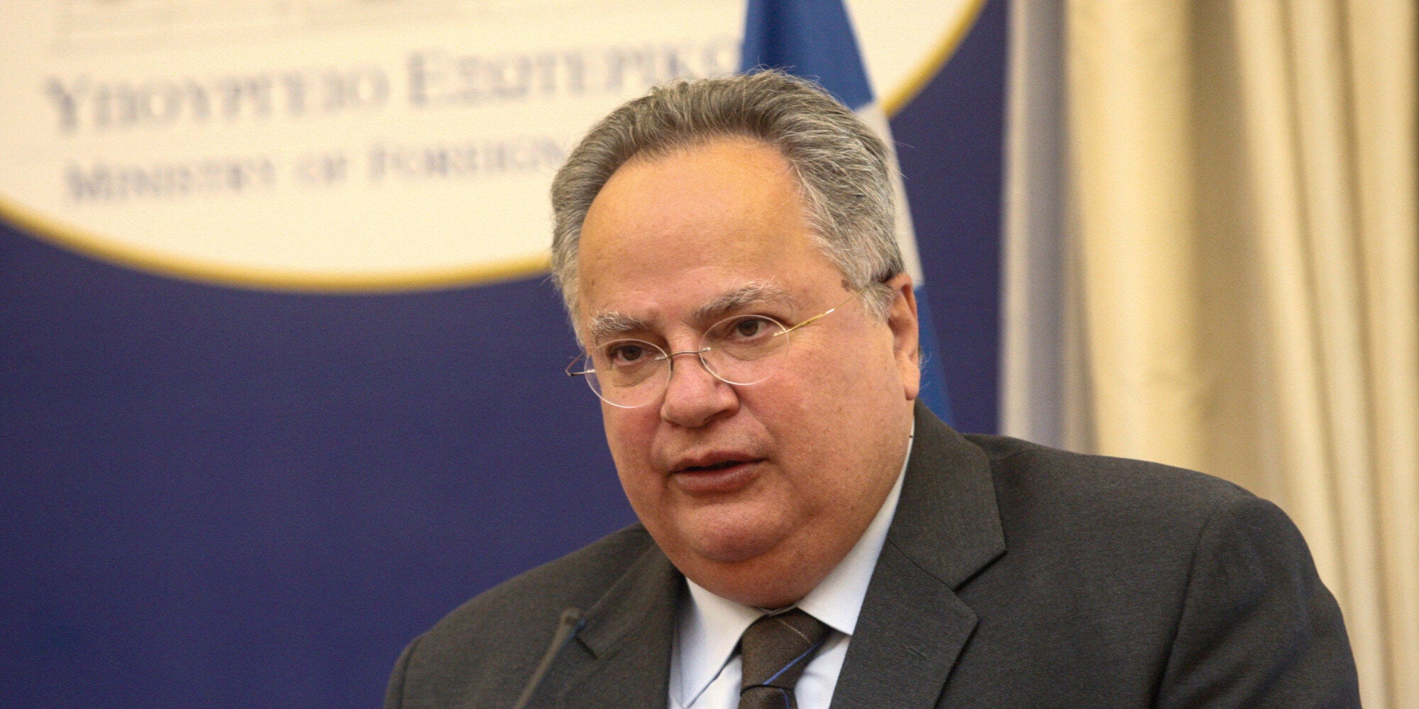 «Αναρμόδιο το ΥΠΕΞ» απαντά ο Κοτζιάς σε ερώτηση βουλευτών ΣΥΡΙΖΑ περί παράνομων επαναπροωθήσεων