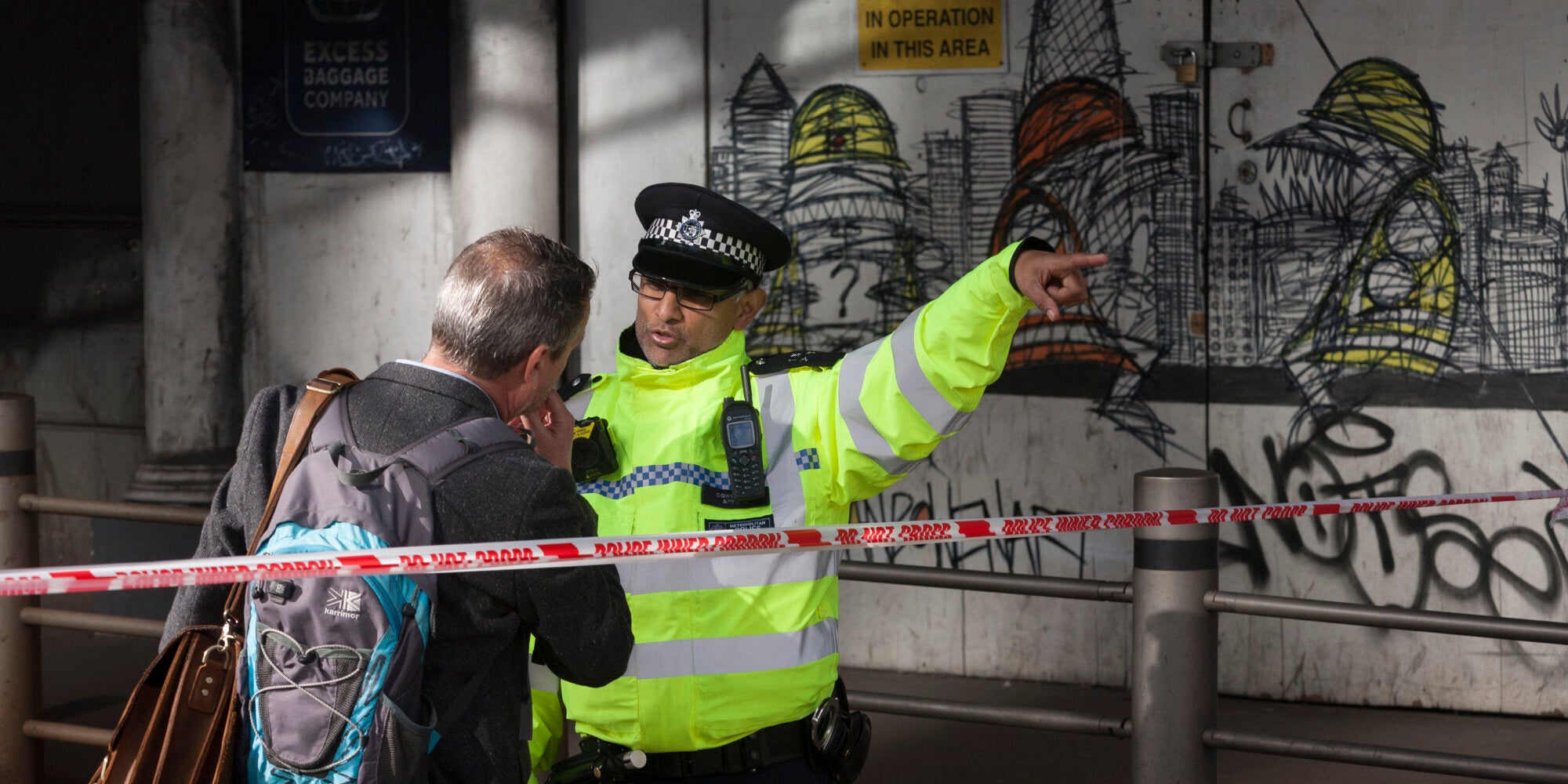 Δύο ελεγχόμενες εκρήξεις κοντά στην πρεσβεία των ΗΠΑ στο Λονδίνο