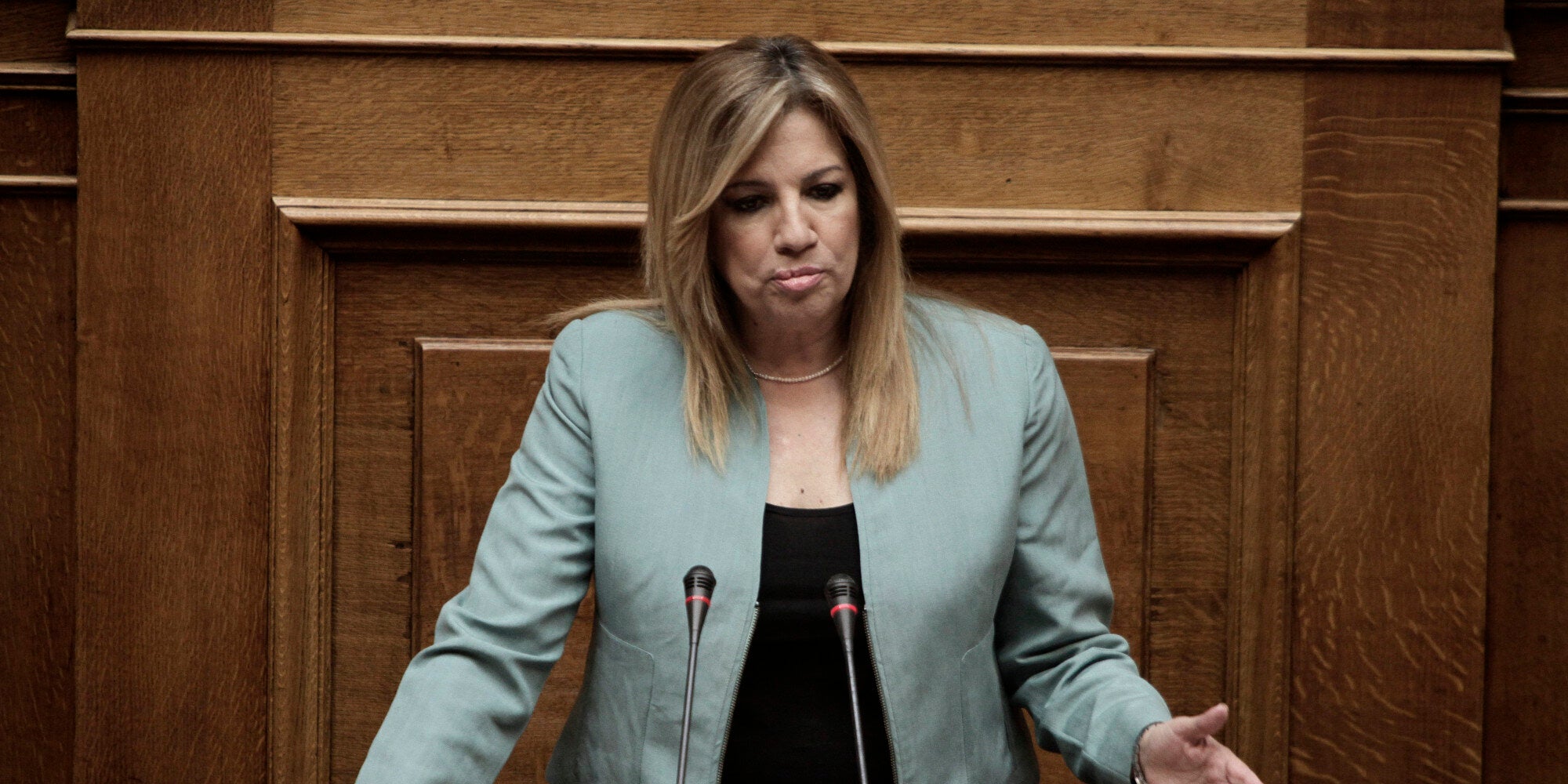 Γεννηματά: Μετά τους ψευτοπαλληκαρισμούς, η συνήθης άνευ όρων παράδοση