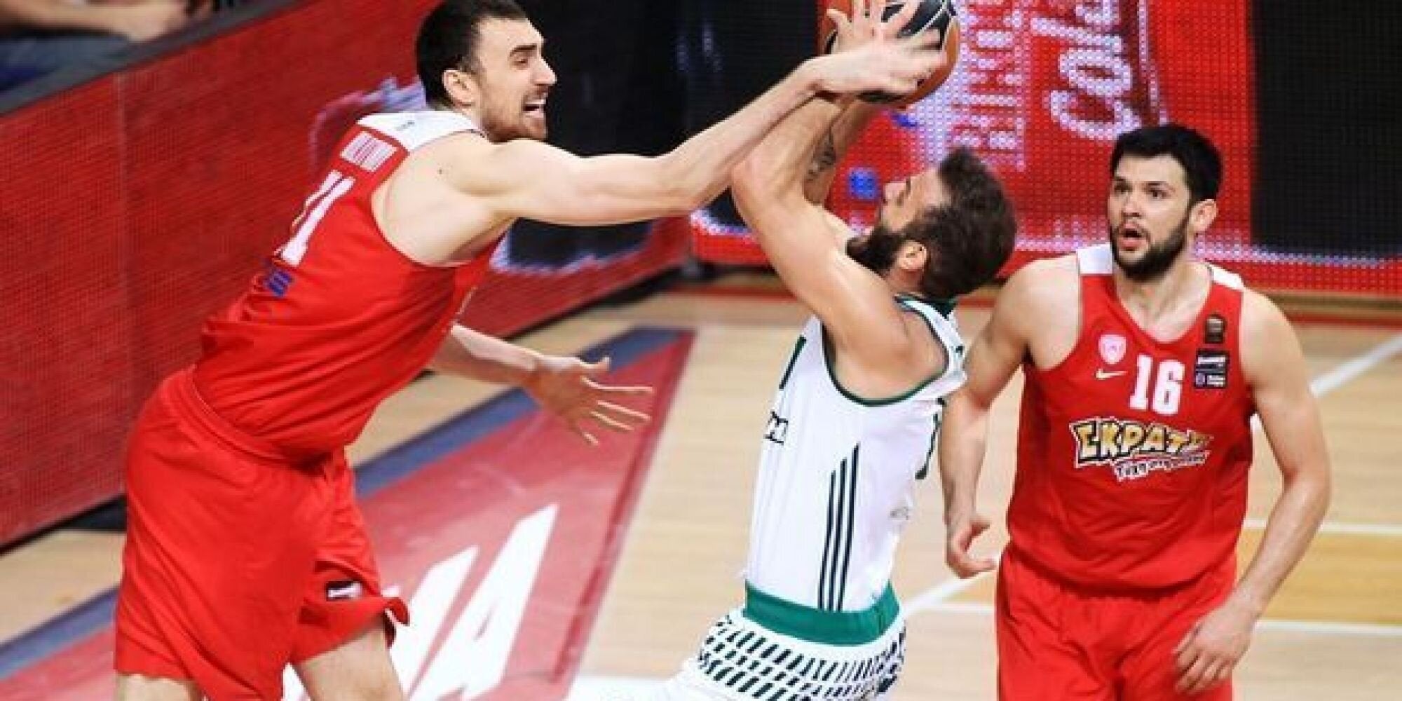 Τρελός Παππάς τον νίκησε τον Ολυμπιακό, και 1-1 ο Παναθηναϊκός