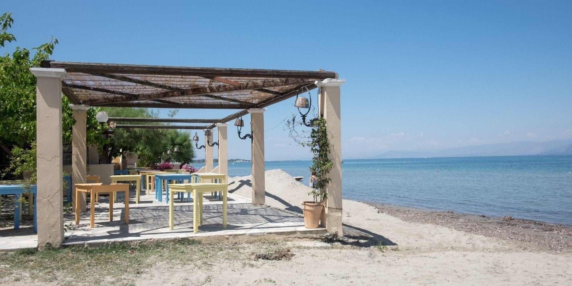 Τροπολογία στη Βουλή για την παραχώρηση χρήσης αιγιαλού