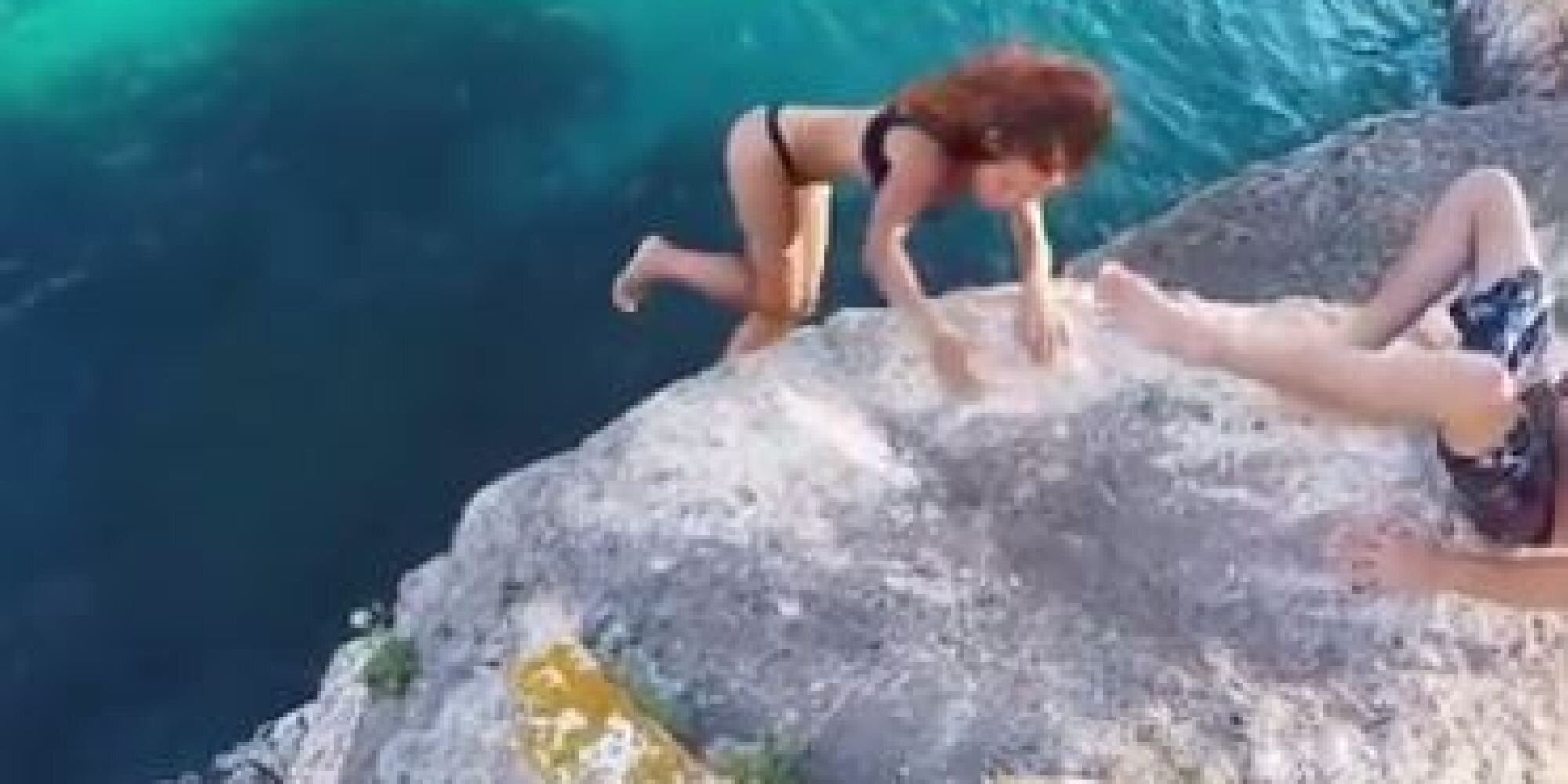 Το πρόσωπο του Νο1 viral βίντεο του 2016: Αυτή είναι η ταυτότητα της γυναίκας που έπεσε από βράχο και κανένας δεν βοήθησε