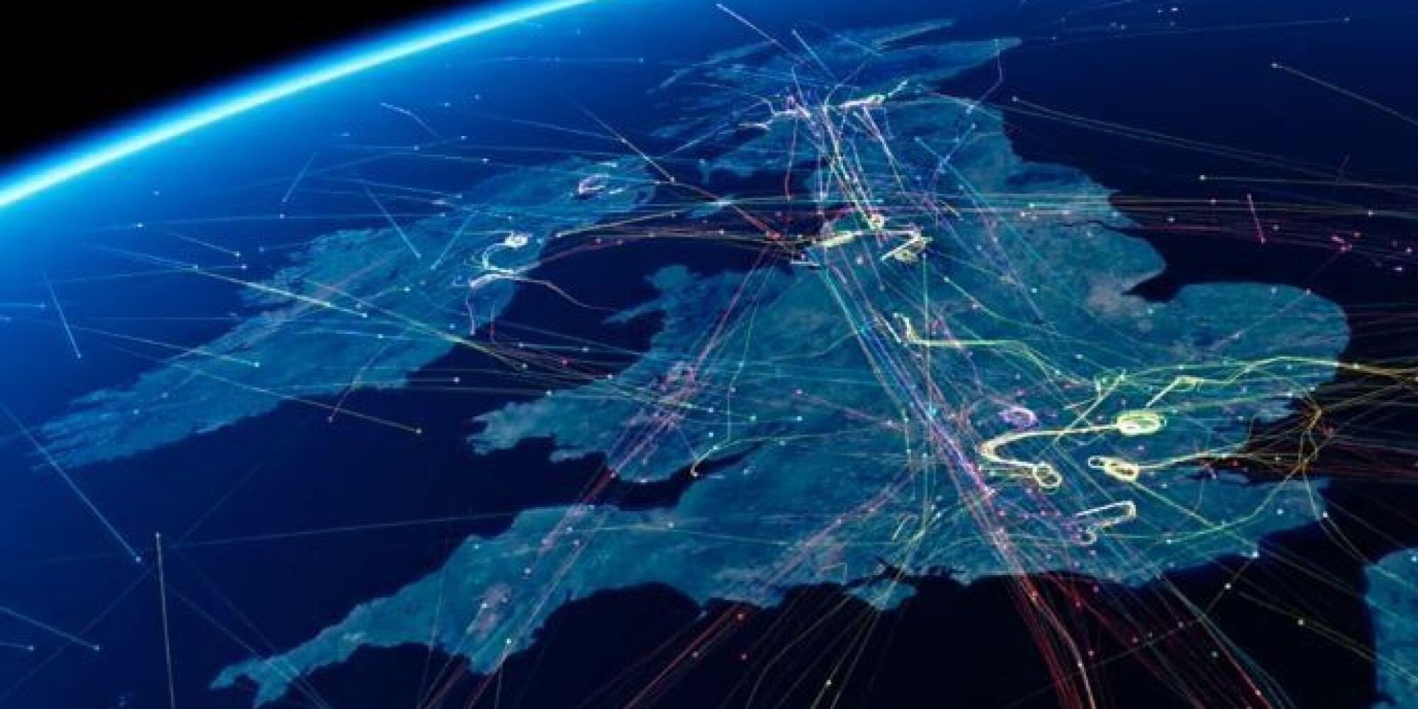 Έτσι δείχνει ο ουρανός όταν πετάνε 8.800 αεροπλάνα