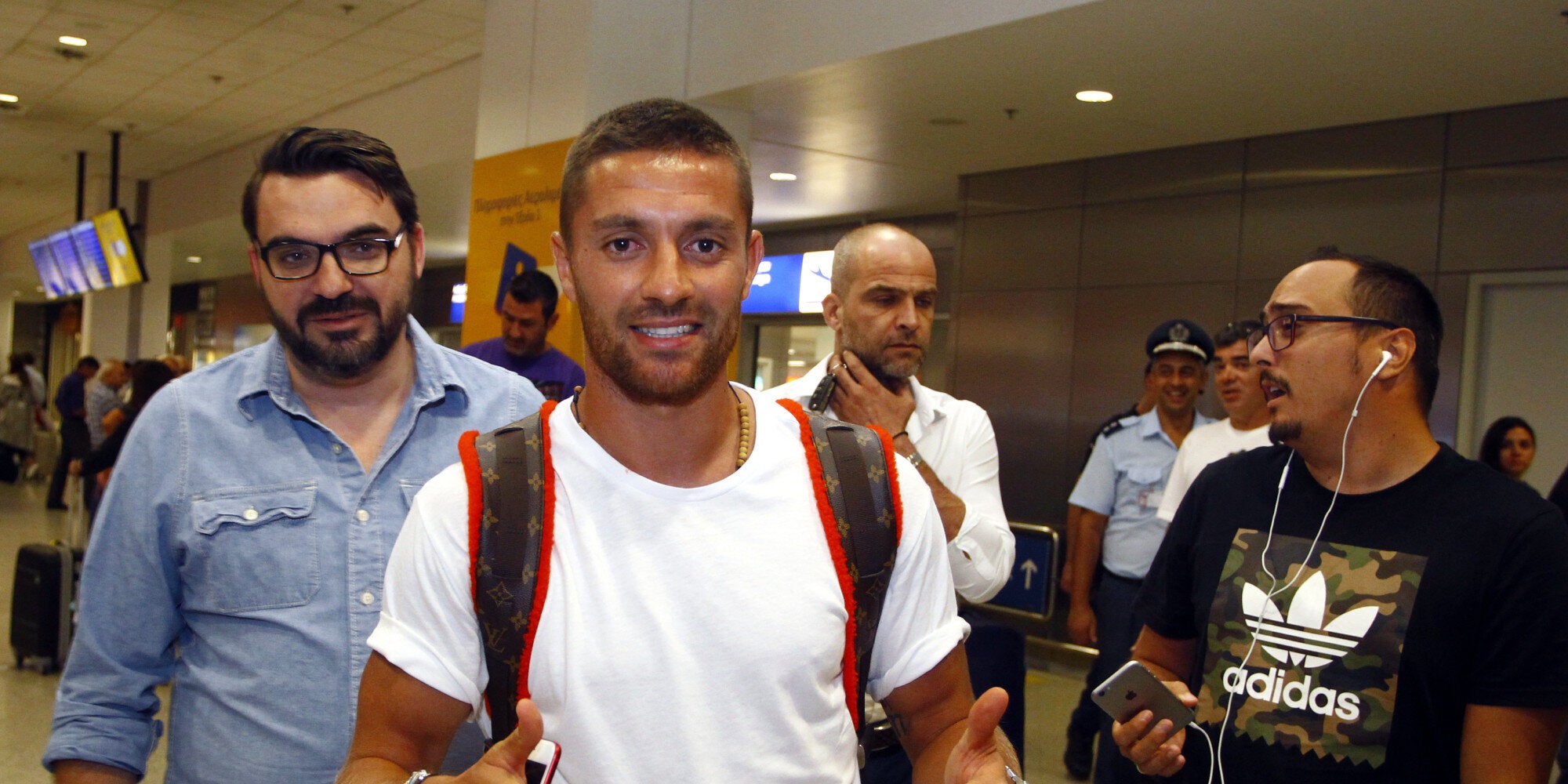 Το super deal με τον Μουνιέ