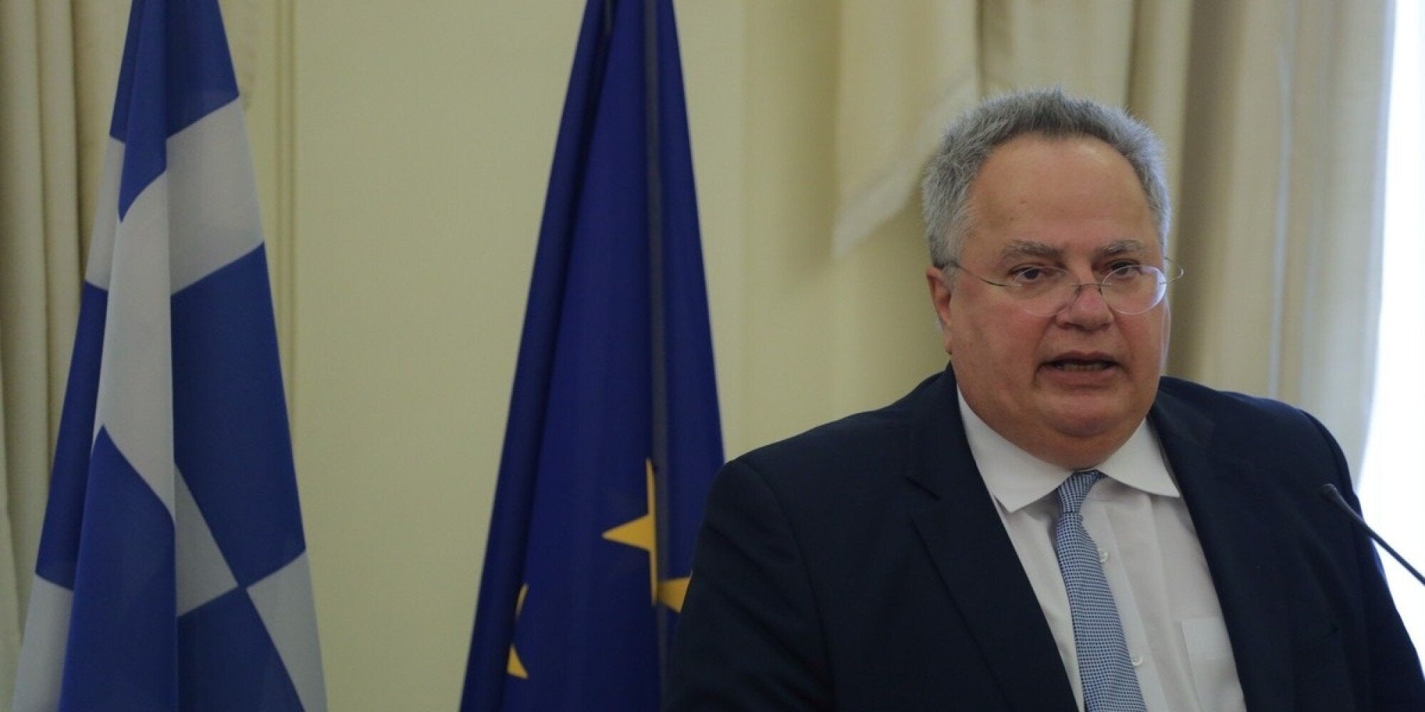 ΠΓΔΜ – Κοτζιάς: «Το ζήτημα είναι να βάλουμε το χέρι στη καρδιά»