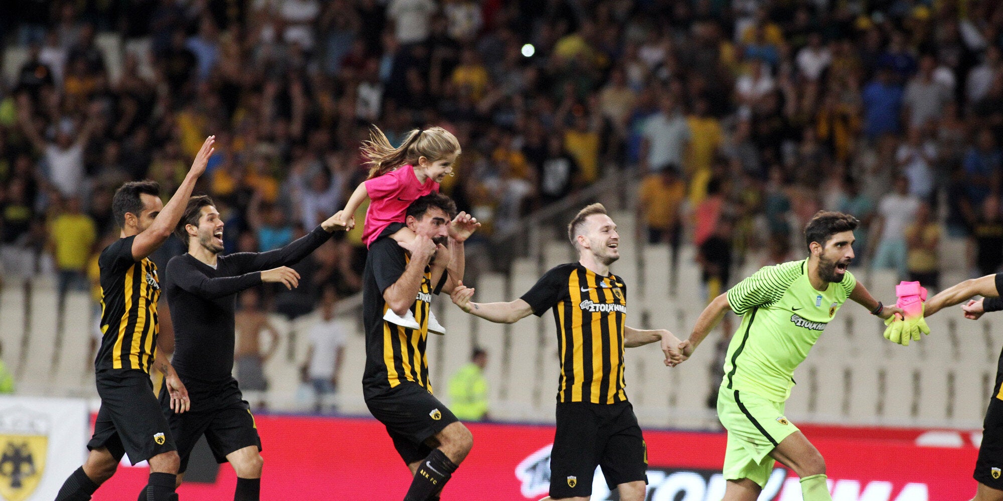 Μαγικό βράδυ για την ΑΕΚ, 3-0 τη Μπριζ