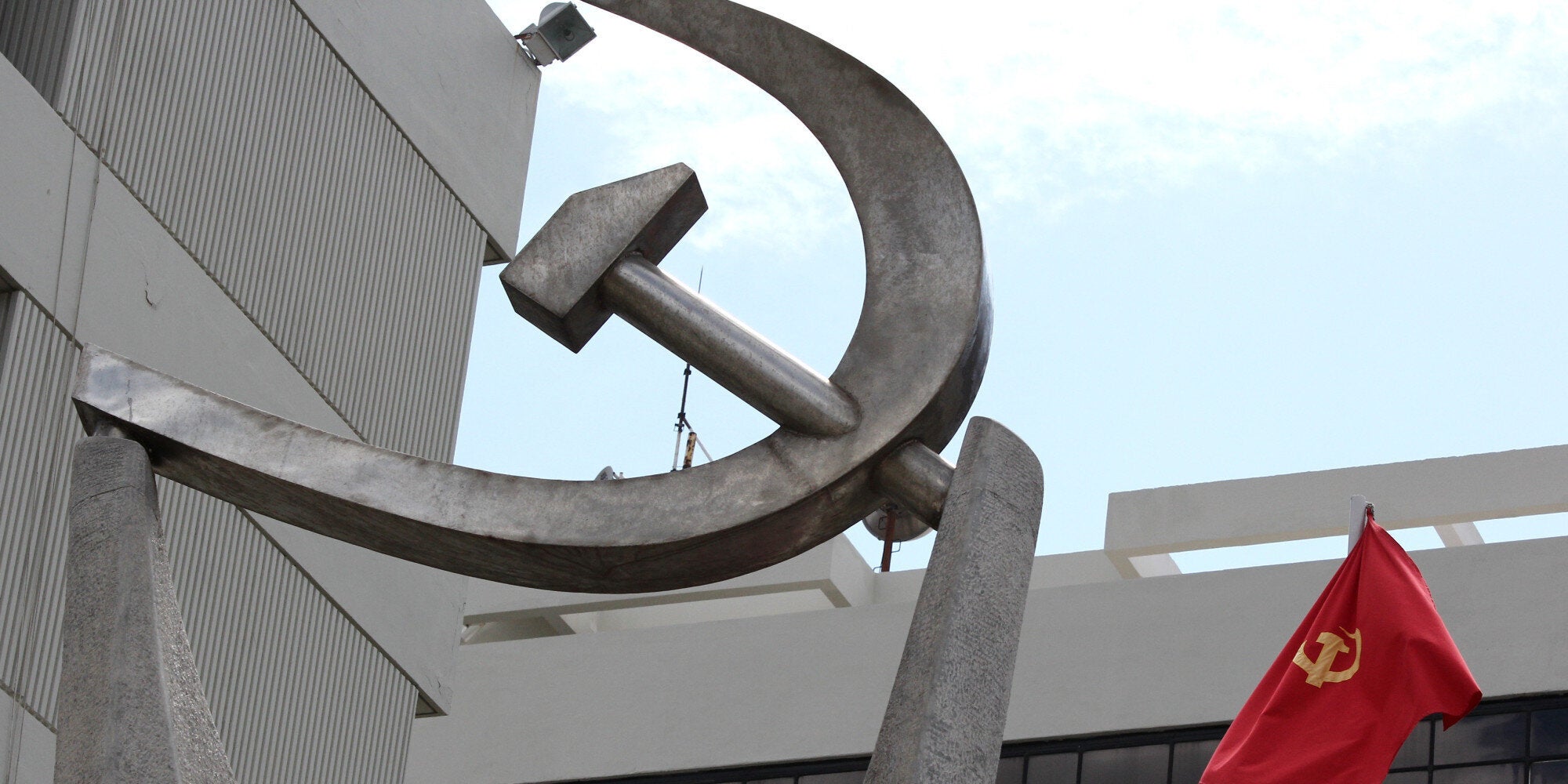 ΚΚΕ: Η εξίσωση κομμουνισμού–φασισμού είναι η επίσημη ιδεολογία της ΕΕ