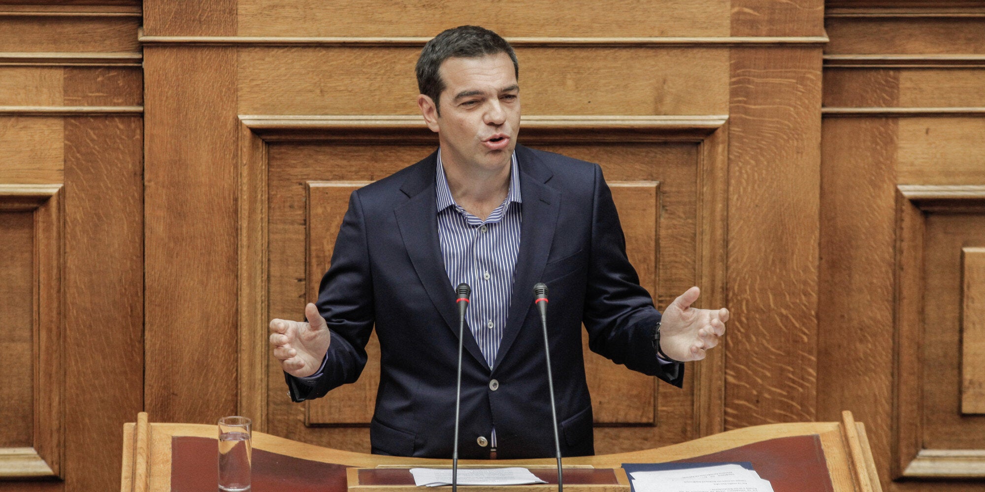 Τσίπρας: Επαναφέρουμε το άσυλο. Σταματάμε τη φάμπρικα των πολύ υψηλών διδάκτρων