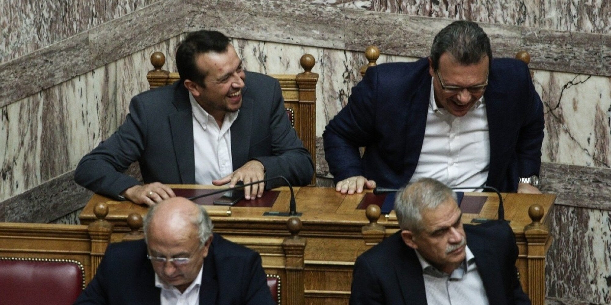 Τα καρέ από τη «θύελλα» στην Ολομέλεια της Βουλής για τον Καμμένο