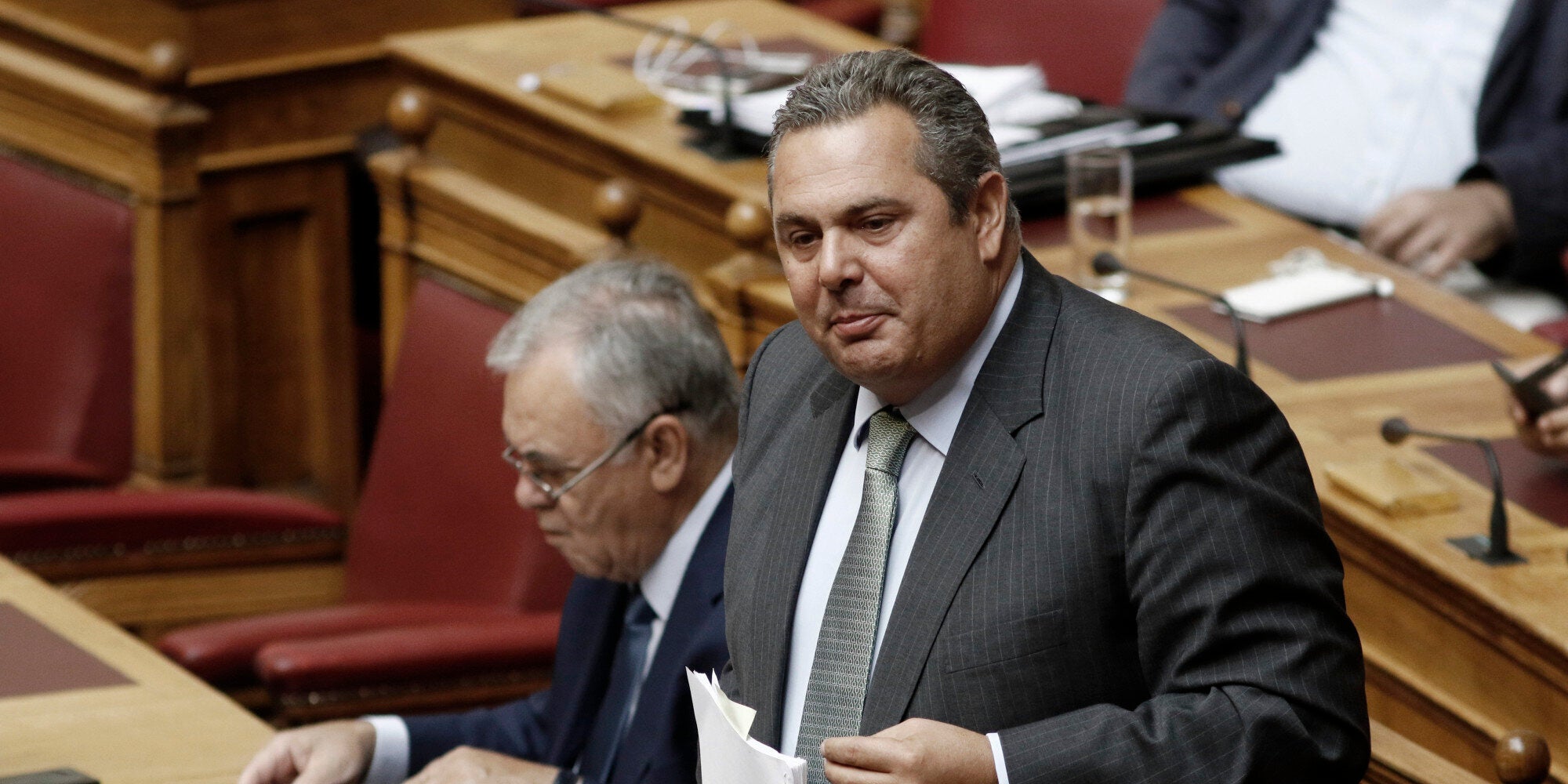 Δεν χρέωσα το Δημόσιο, χρέωσα την πιστωτική μου, λέει ο Καμένος για τη φωτογραφία στο καζίνο του Λονδίνου