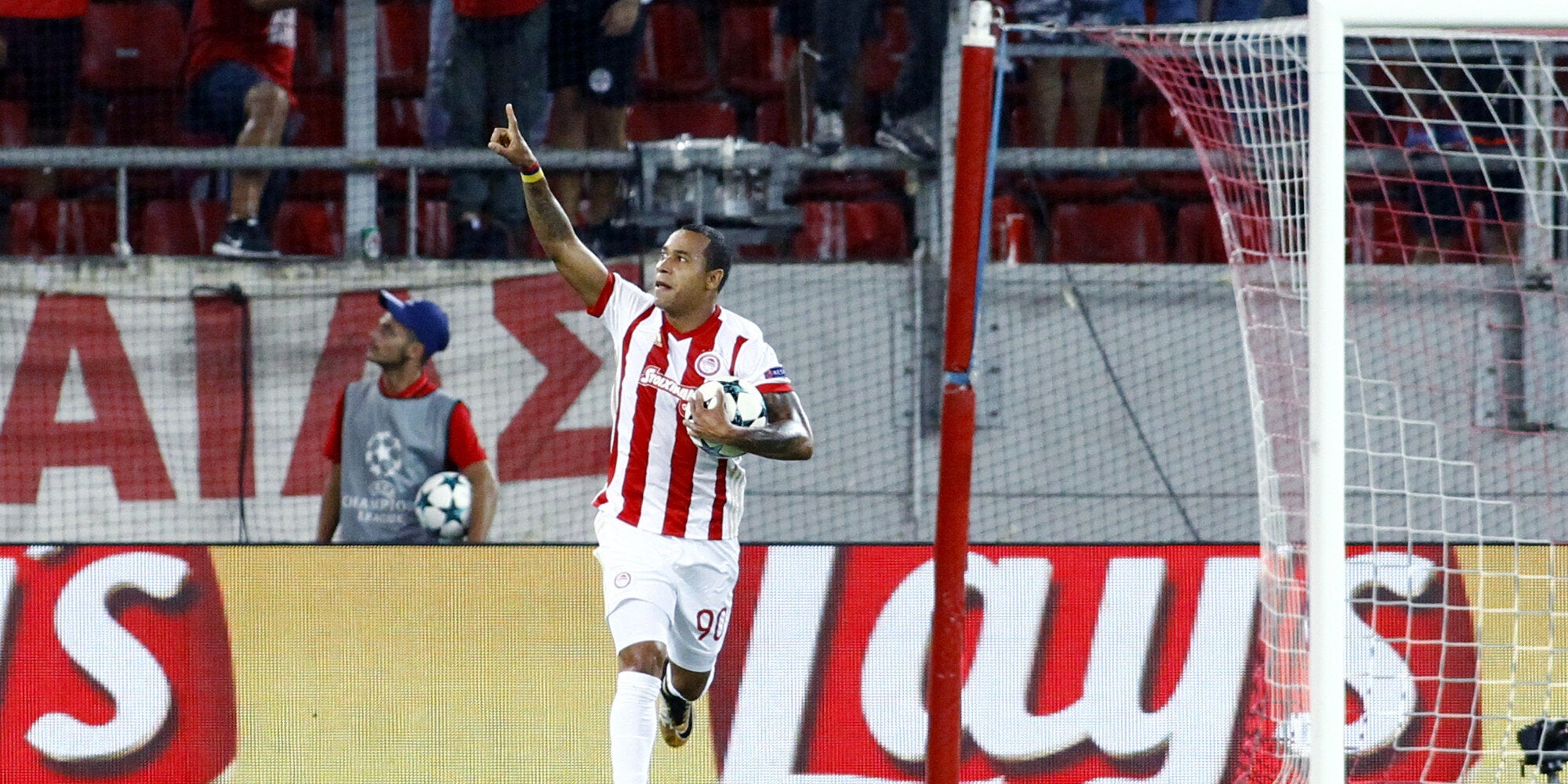 Πρεμιέρα με ήττα για τον Ολυμπιακό, 2-3 από τη Σπόρτινγκ στο Φάληρο