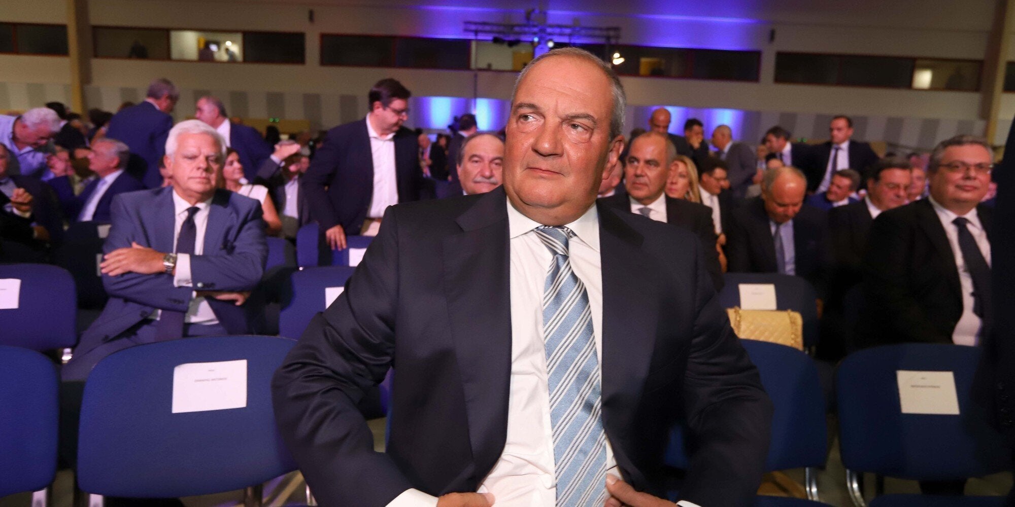 Δείπνο Καραμανλή σε «γαλάζια» στελέχη