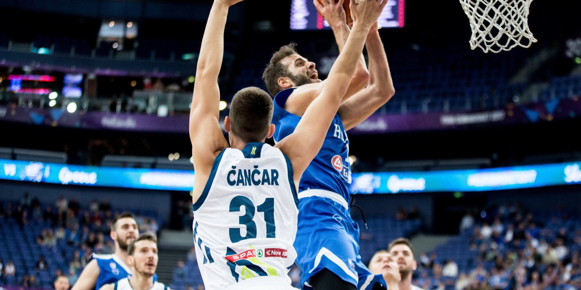 Μπλέκει σε επικίνδυνες καταστάσεις η Εθνική, έχασε και από τη Σλοβενία