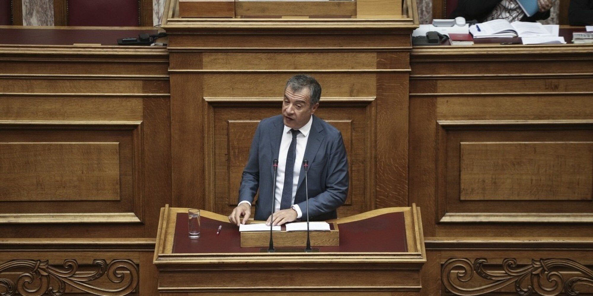 Θεοδωράκης σε Τσίπρα: Μπήκατε στον Λευκό Οίκο μόνο για να δώσετε