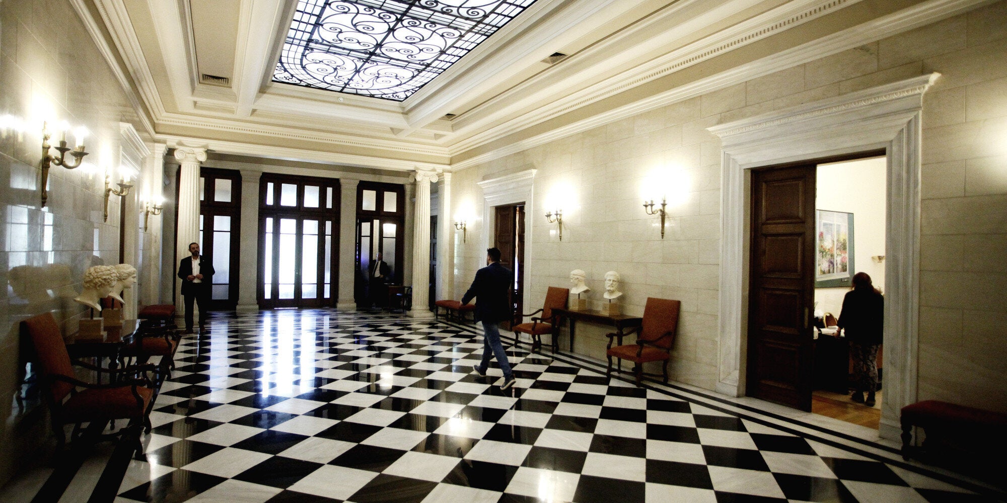 Μαξίμου: Ο κ. Μητσοτάκης να αφήσει τη σπέκουλα περί ανοχής στην ανομία και να δώσει απαντήσεις για τον Αυγενάκη