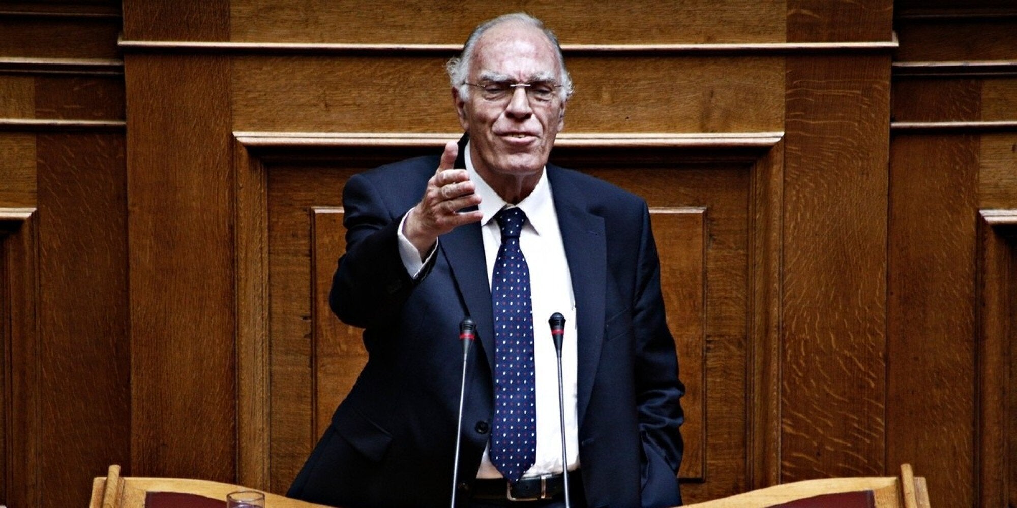 Δεν παραιτείται (τελικά) από βουλευτής ο Λεβέντης