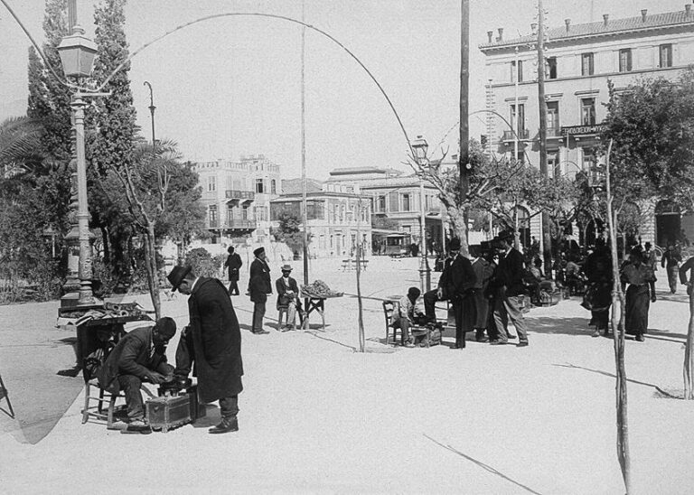 Λούστροι στην Ομόνοια