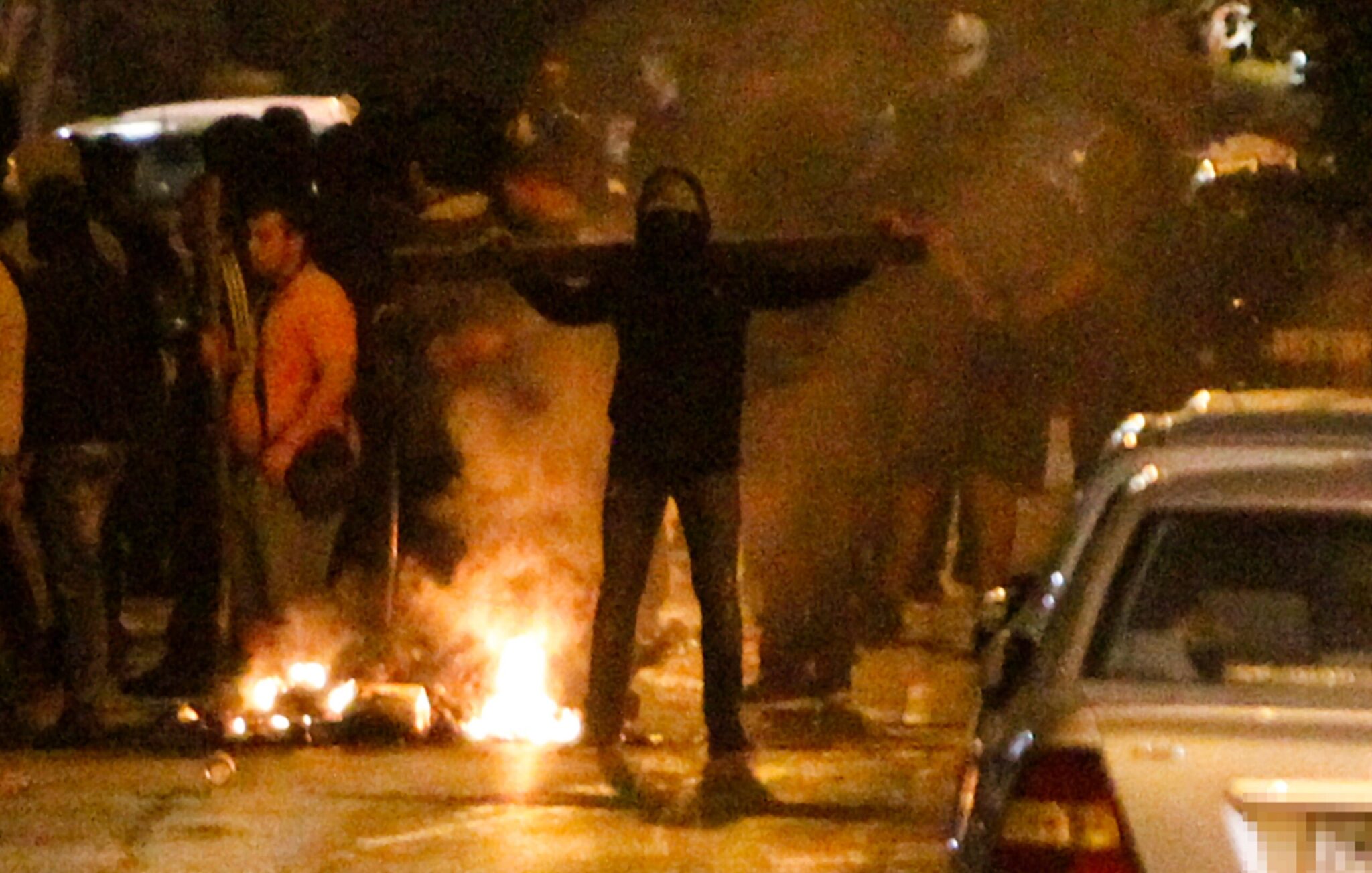 Συμπλοκές οπαδών με ΜΑΤ στην Κάνιγγος και την Καραϊσκάκη