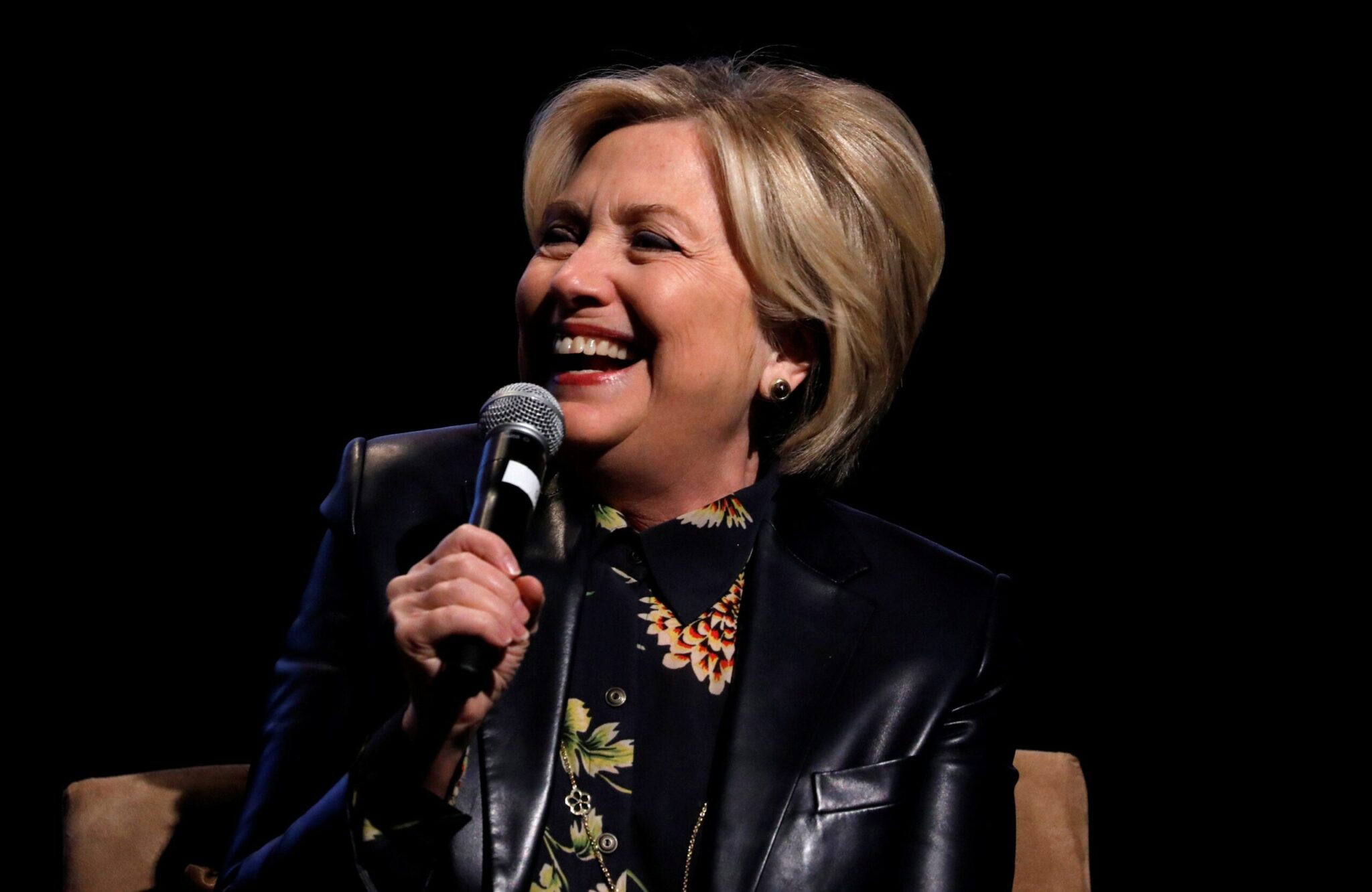 Η Hillary Clinton θα υποστηρίξει τον Andrew Cuomo αντί της Cynthia Nixon