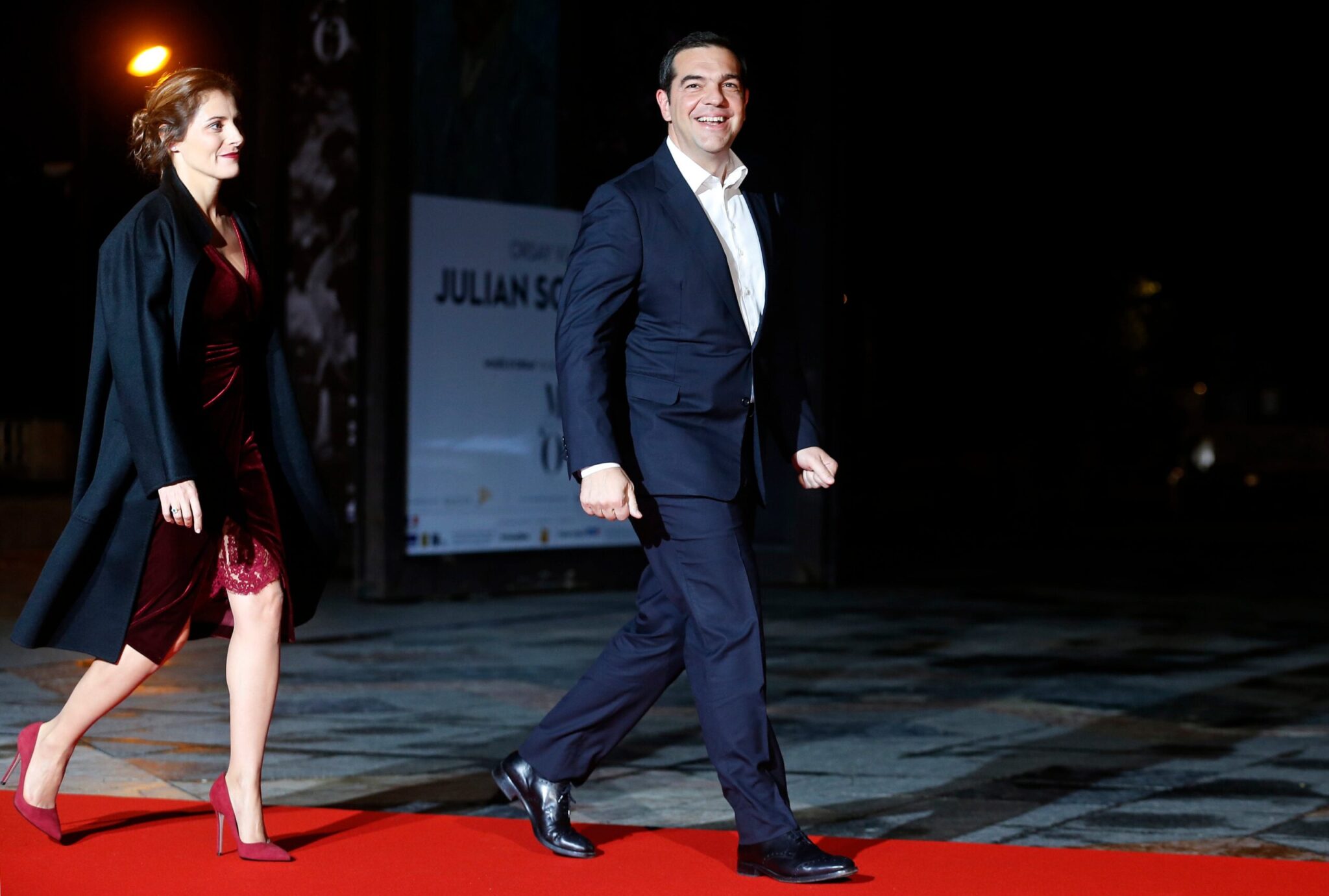 H «άκυρη» εικόνα με τον Τσίπρα που συνοδεύεται αλλά αφήνει πίσω του τη Μπαζιάνα (pics)