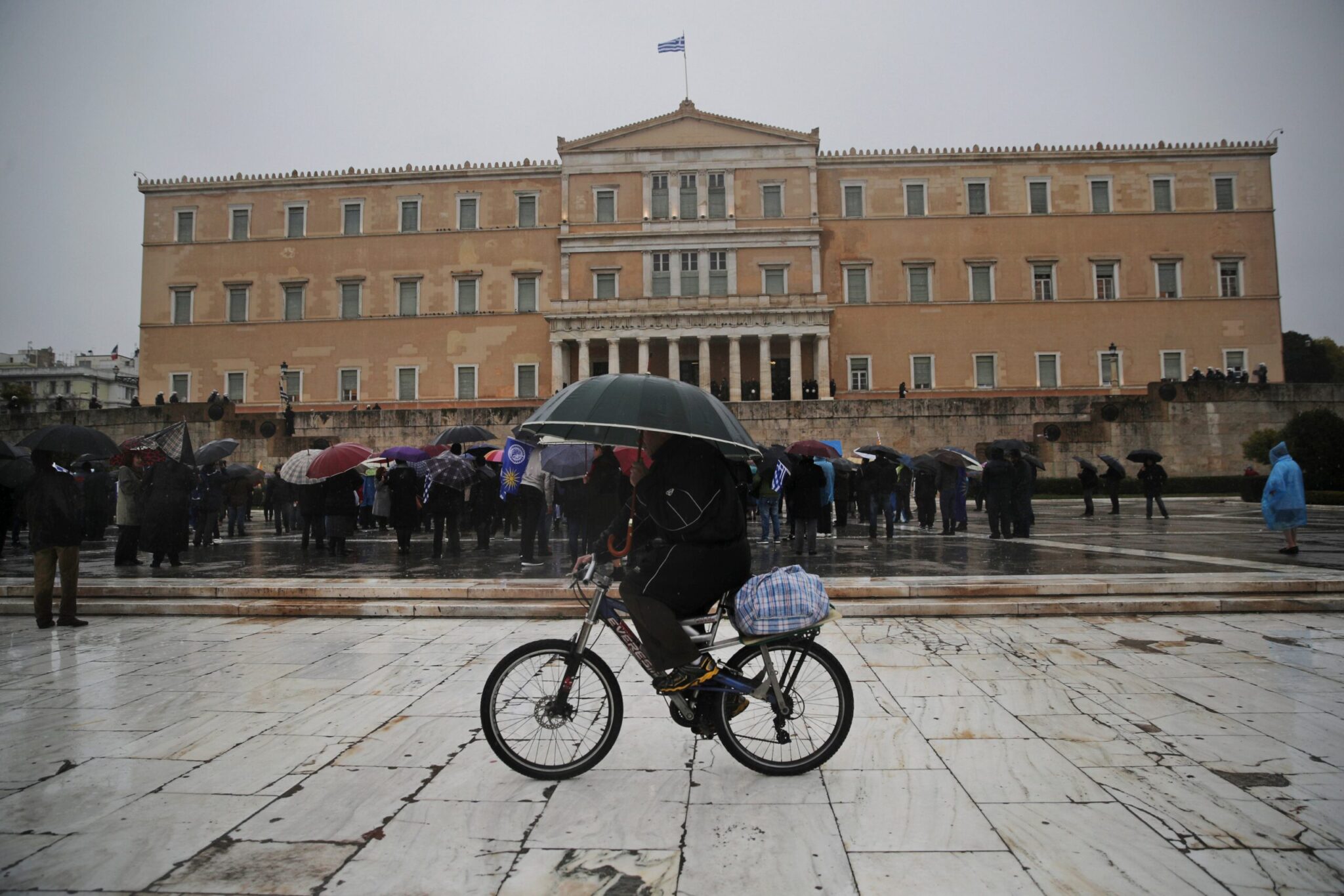 Η αναδιάταξη της πολιτικής ζωής αρχίζει τώρα