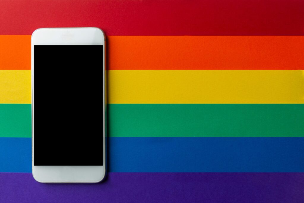 Άνδρας έκανε αγωγή στην Apple - Την κατηγορεί πως έγινε γκέι εξαιτίας του iPhone - HuffPost - Ειδήσεις και Απόψεις από την Ελλάδα και τον Κόσμο