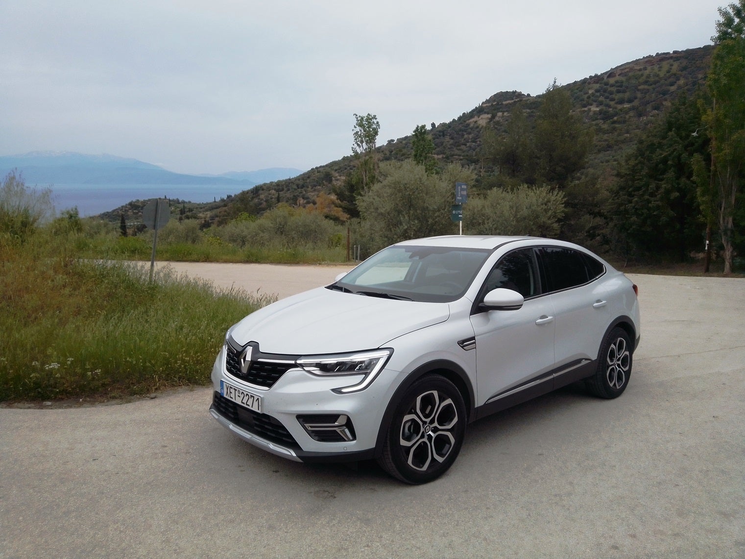 Οδηγούμε το Renault Arkana Hybrid E-TECH