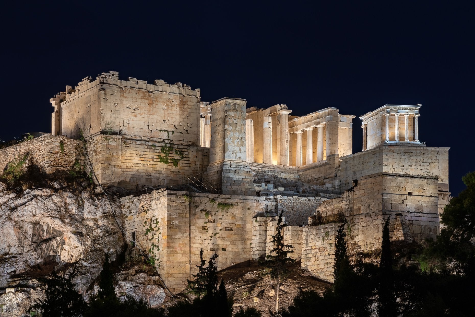 Τείχη Ακρόπολης: Η ιστορία των επεμβάσεων στο μνημείο και το νέο σχέδιο προς εφαρμογή