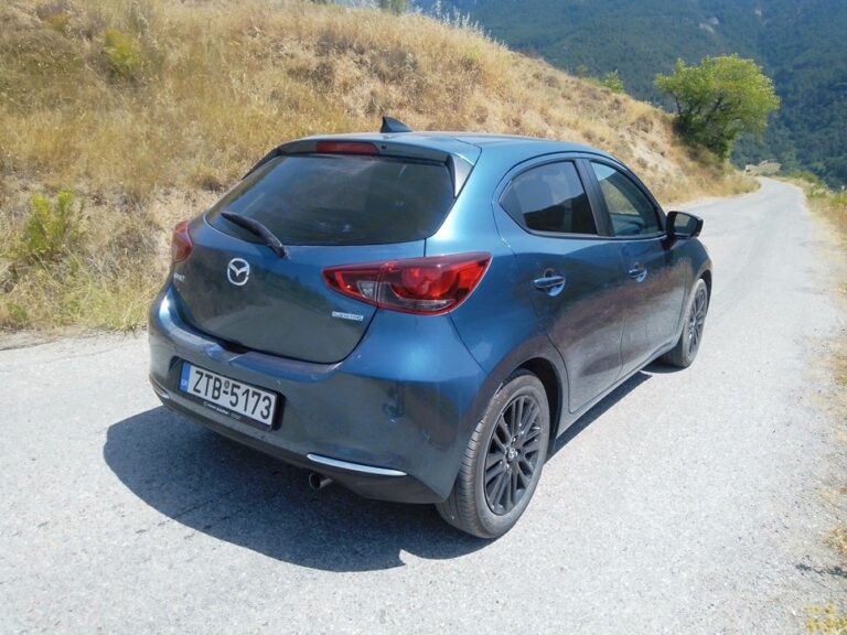 Οδηγούμε το ήπια υβριδικό Mazda 2