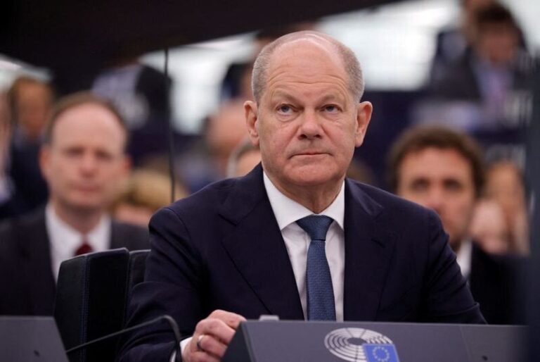 Σολτς: Ενωμένη Ευρώπη με συνεργασία των αμυντικών βιομηχανιών και συμφωνία για τους μετανάστες