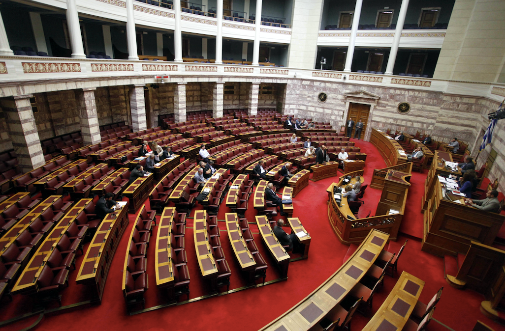 Ορκίζεται σήμερα η Βουλή των δύο ημερών-Τα βήματα μέχρι τη διάλυσή της και την προκήρυξη εκλογών