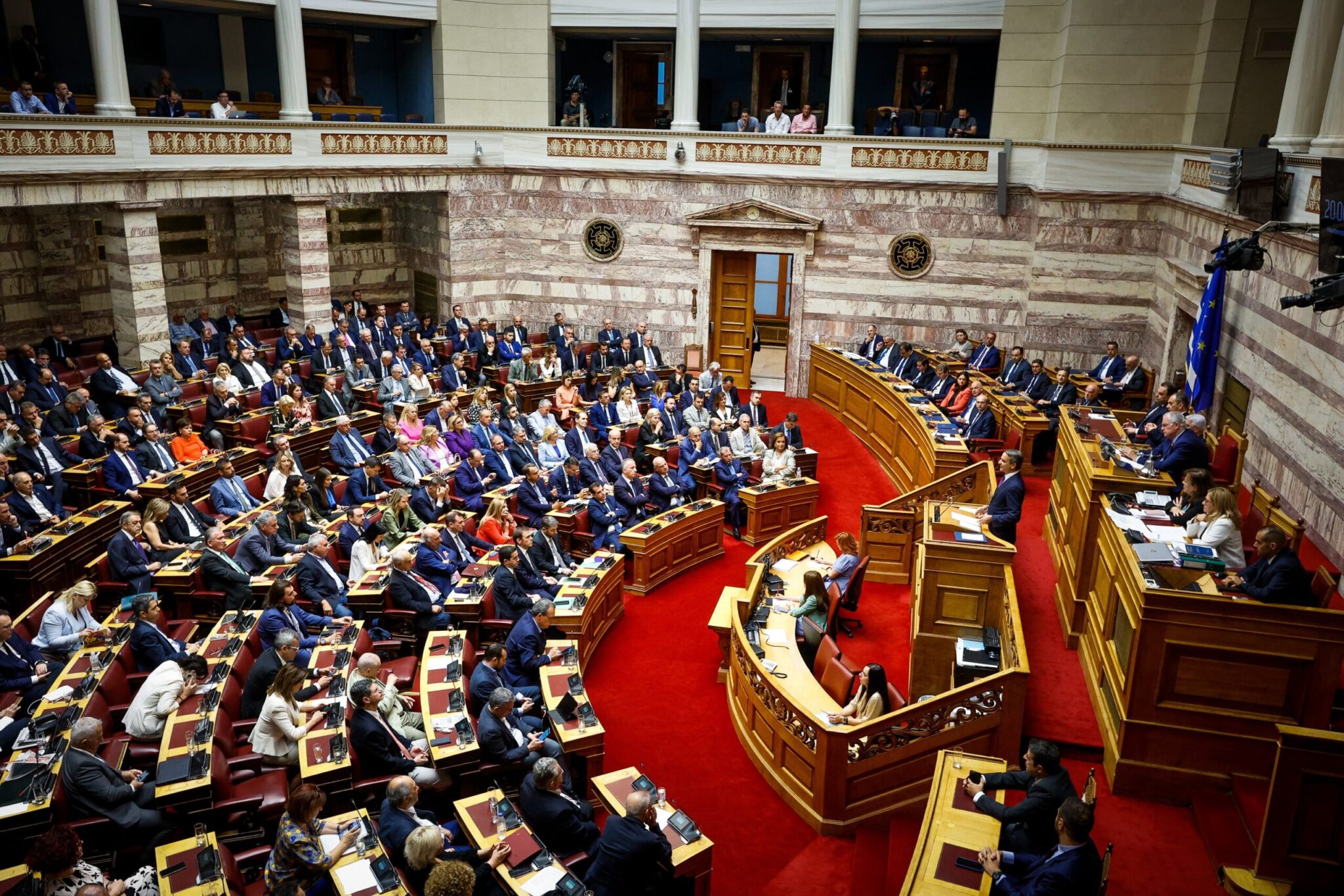 Βουλή: Με συναίνεση 208 βουλευτών πέρασε το νομοσχέδιο για τη ψήφο των αποδήμων