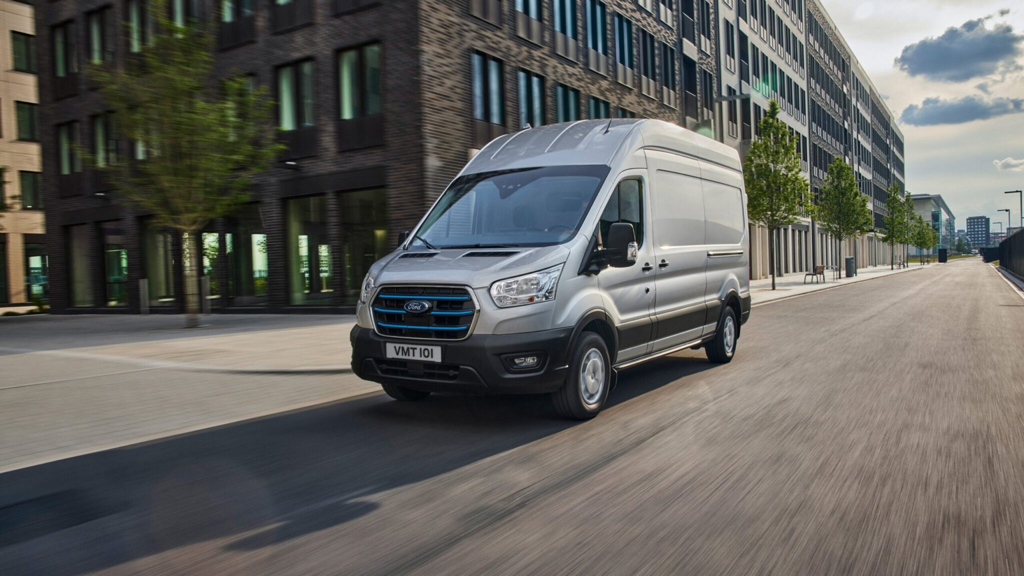 Ετοιμοπαράδοτο το νέο Ford E-Transit Van