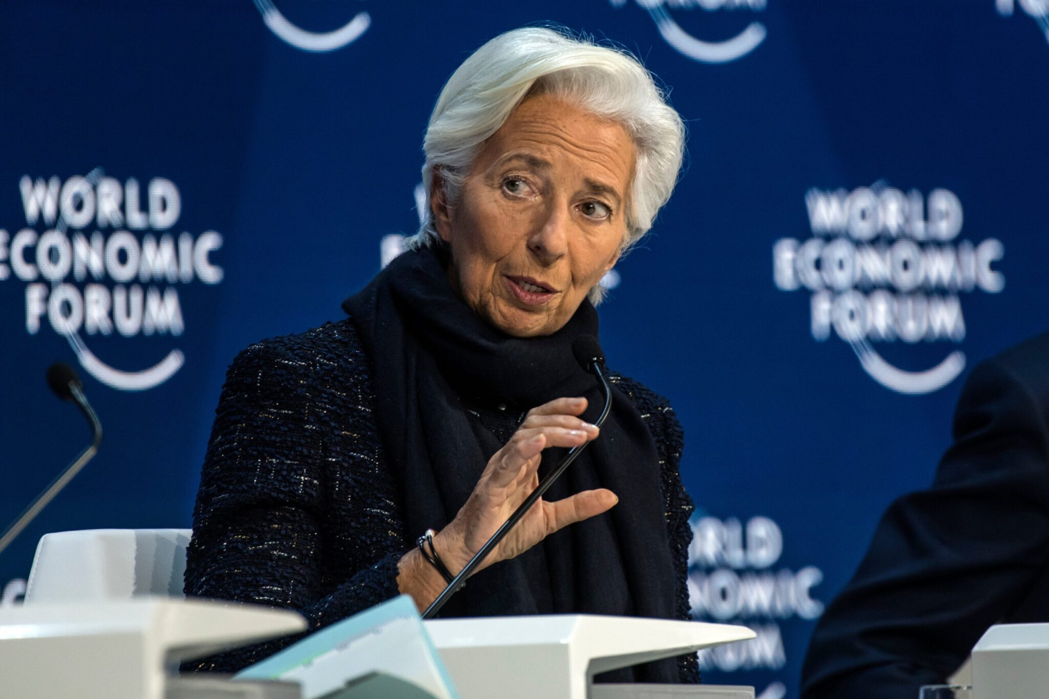Λαγκάρντ: Η ΕΚΤ αναμένεται να ξεκινήσει τις μειώσεις επιτοκίων από το καλοκαίρι