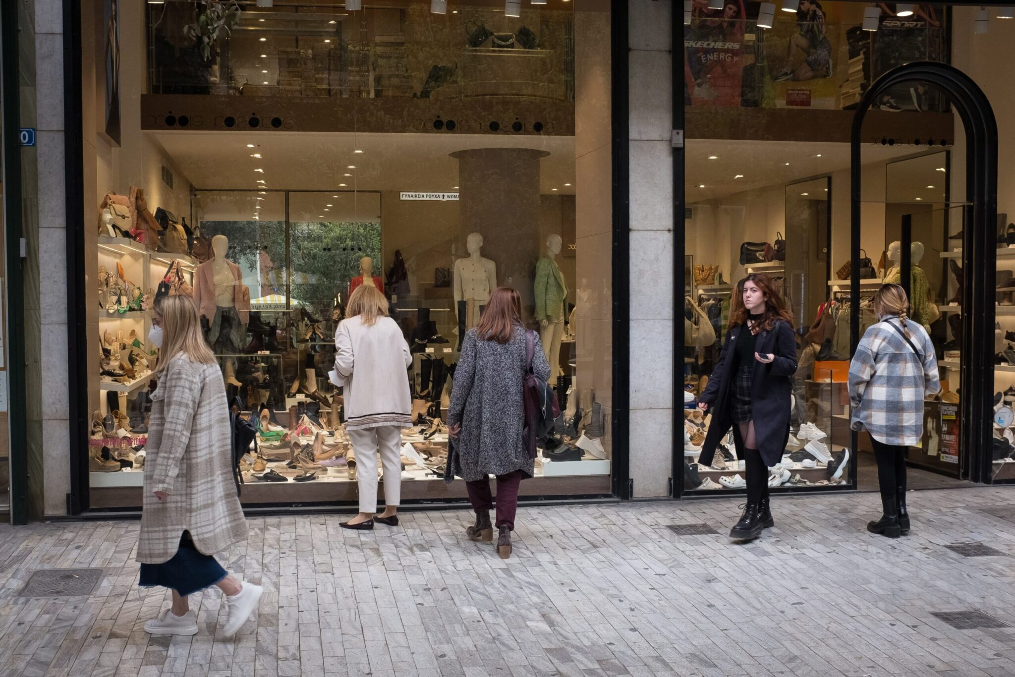 Xειμερινές εκπτώσεις: Εντατικοί οι έλεγχοι στην αγορά