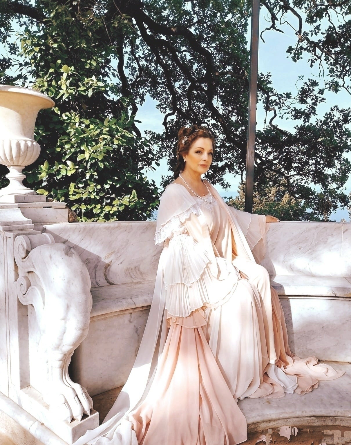 «Sissy in Heaven»: Η Άντζελα Γκερέκου ενσαρκώνει την πριγκίπισσα Σίσσυ