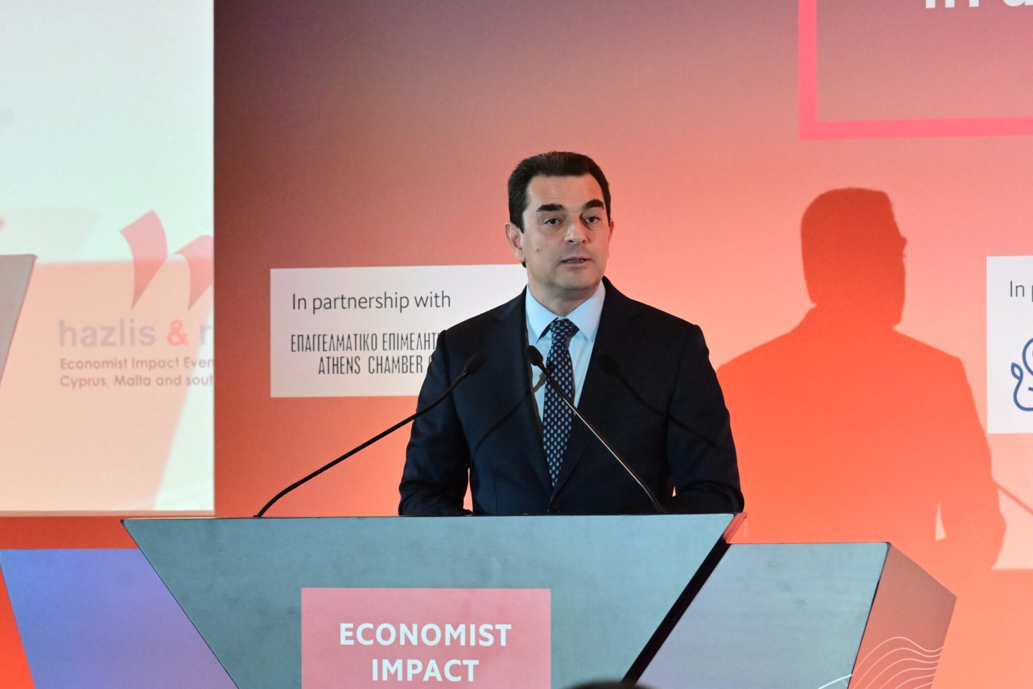 Σκρέκας: Στόχος μας η ενδυνάμωση των μικρομεσαίων επιχειρήσεων για να μην υπάρχει διαχωρισμός