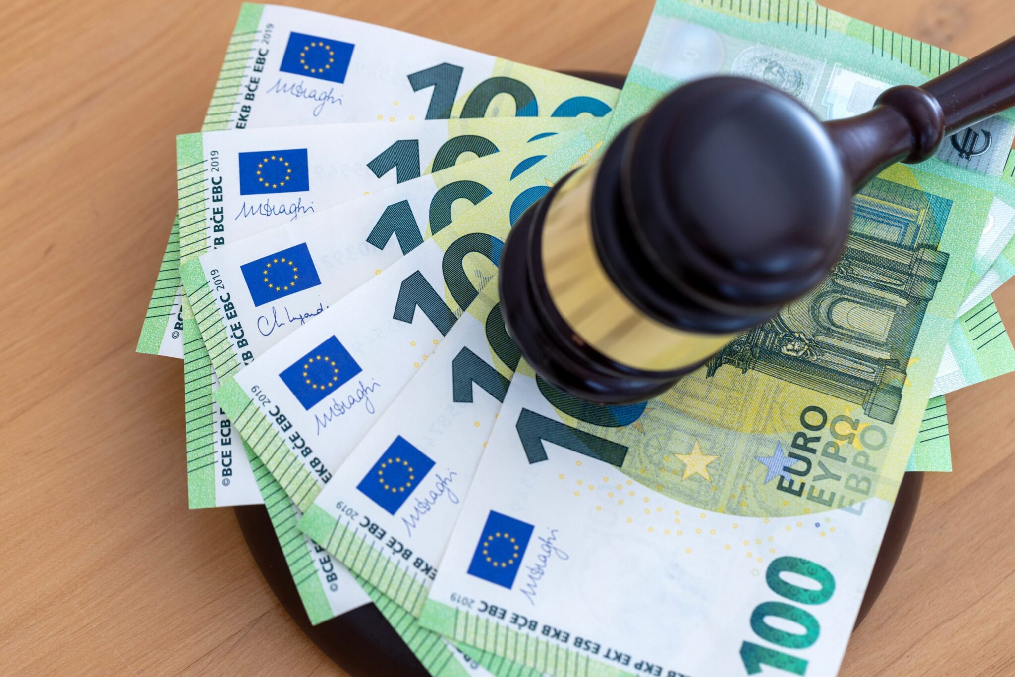 Βαριά πρόστιμα 5,5 εκατ. ευρώ σε 8 πολυεθνικές από το Υπ. Ανάπτυξης