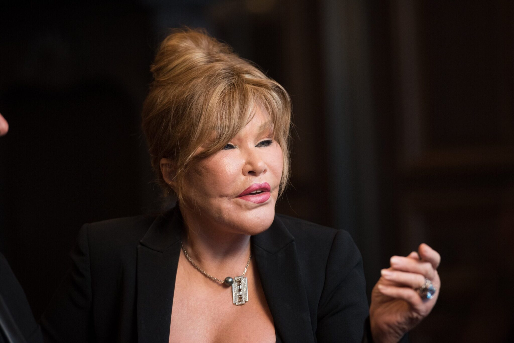 Jocelyne Wildenstein: Πέθανε η γυναίκα που προσπαθούσε να γίνει «γάτα» με πλαστικές επεμβάσεις