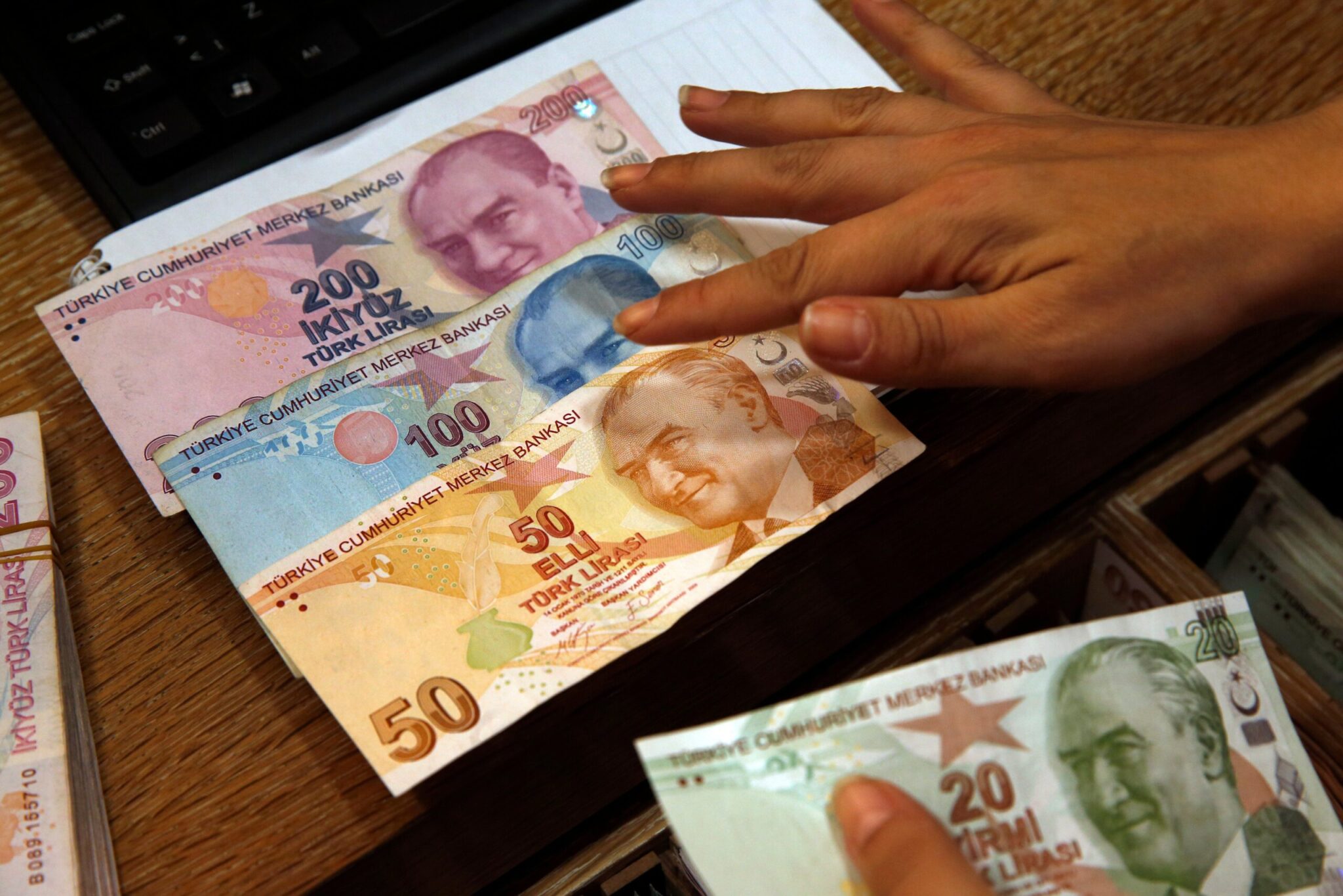 Τουρκία: Βουτιά στο Χρηματιστήριο μετά τη σύλληψη Ιμάμογλου – Σε ιστορική πτώση 7%