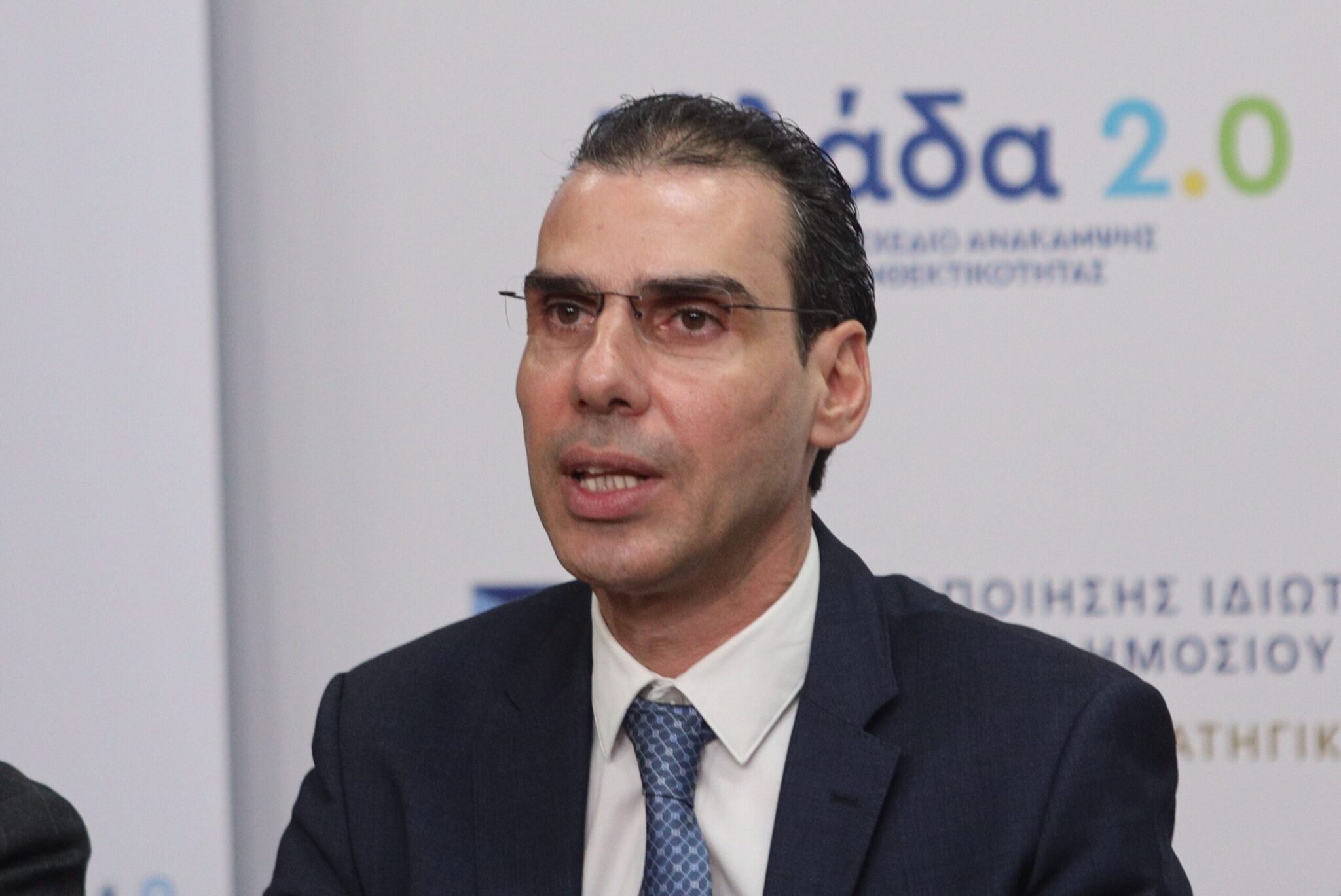 Θεμιστοκλέους: Μπαίνει σε χρήση το βραχιολάκι στα νοσοκομεία – Στις εφημερίες τα Κέντρα Υγείας