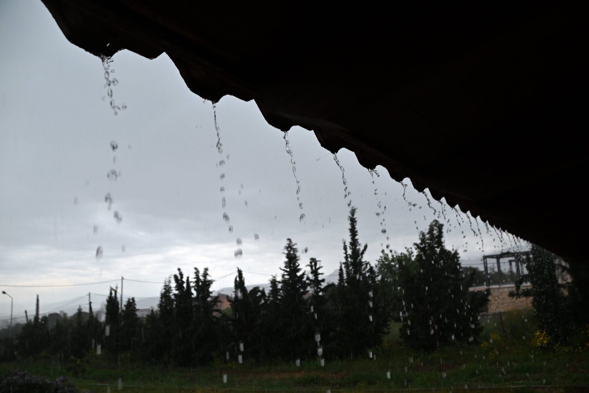 Άστατος καιρός με βροχές και καταιγίδες και το Σαββατοκύριακο