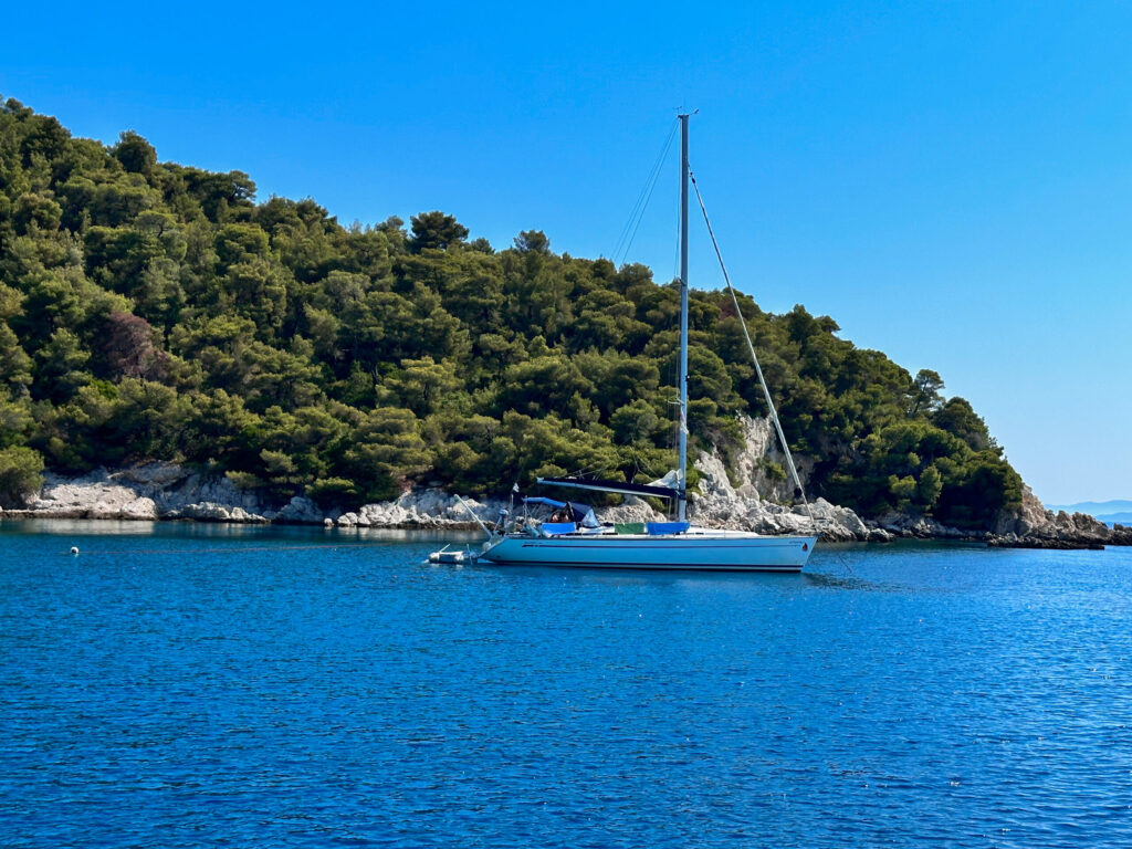 Γιατί οι ξένοι προτιμούν τις διακοπές με το ιστιοπλοΪκό σε αντίθεση με τους Ελληνες. 