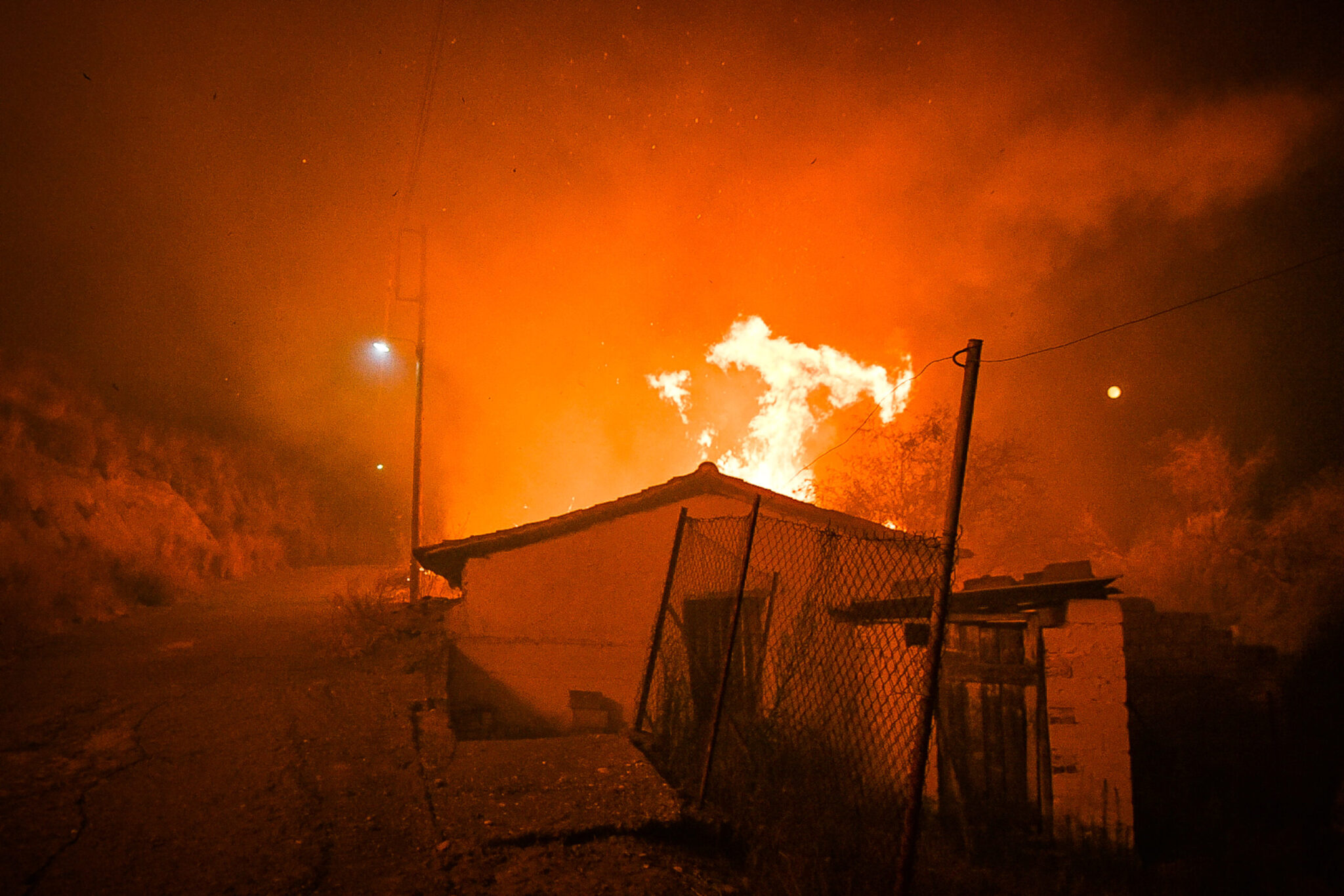 Φωτιά στην Αρχαία Ολυμπία: Δραματική η κατάσταση στην Ηράκλεια – Μπήκε στο χωριό η φωτιά- Δύσκολη νύχτα στο Χελιδόνι