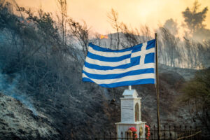 Εικόνα από τη φωτιά το Χελιδόνι Ηλείας σήμερα το πρωί
