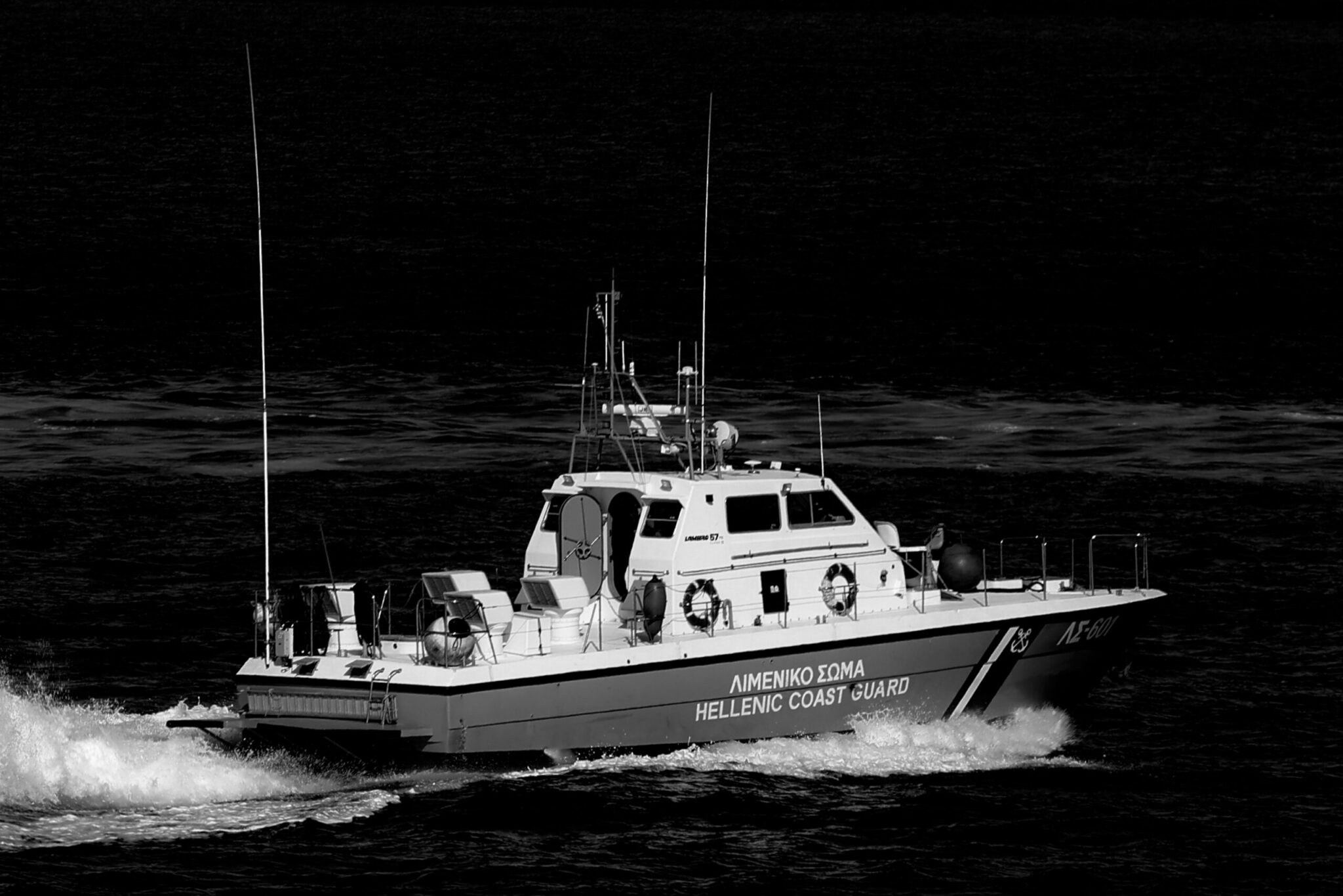 Θεσσαλονίκη: Θρίλερ στην Αγία Τριάδα – Γυναίκα βούτηξε στη θάλασσα και δεν βγήκε ποτέ