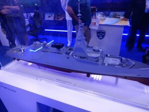 Ομοίωμα φρεγάτας FDI στη ΔΕΘ