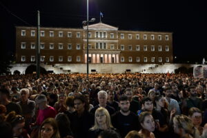Συγκέντρωση στο Σύνταγμα για το σιδηροδρομικό δυστύχημα στα Τέμπη\
