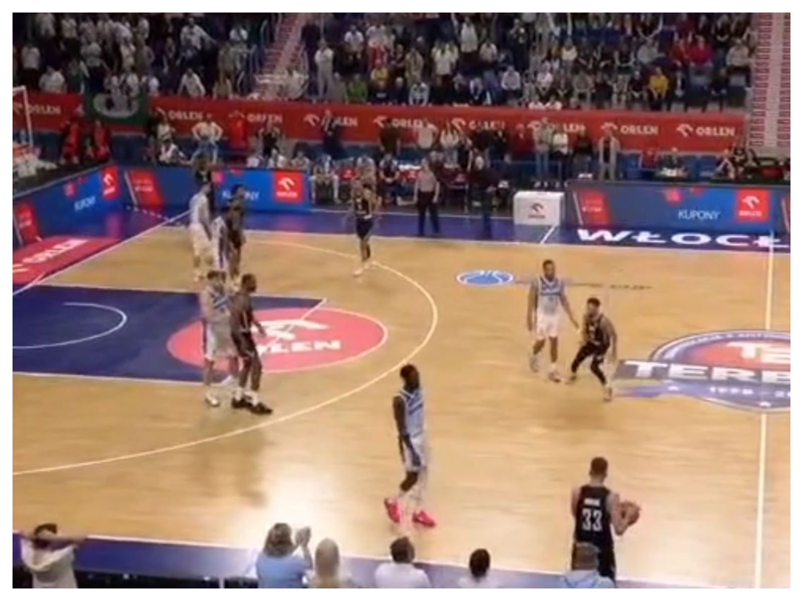 Απίστευτη γκάφα στο FIBA Europe Cup: Ο ΠΑΟΚ έπαιζε με έξι παίκτες κοντρα στην Άνβιλ και οι διαιτητές δεν πήραν «χαμπάρι» (Βίντεο)